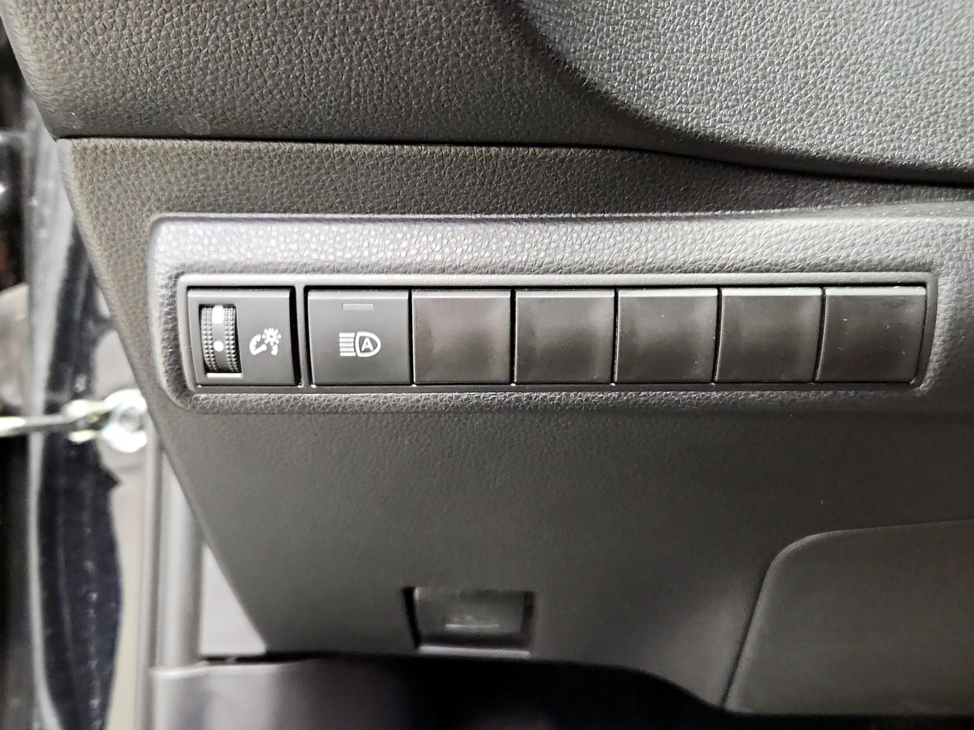 Thumbnail: 2025 Toyota Corolla - 13