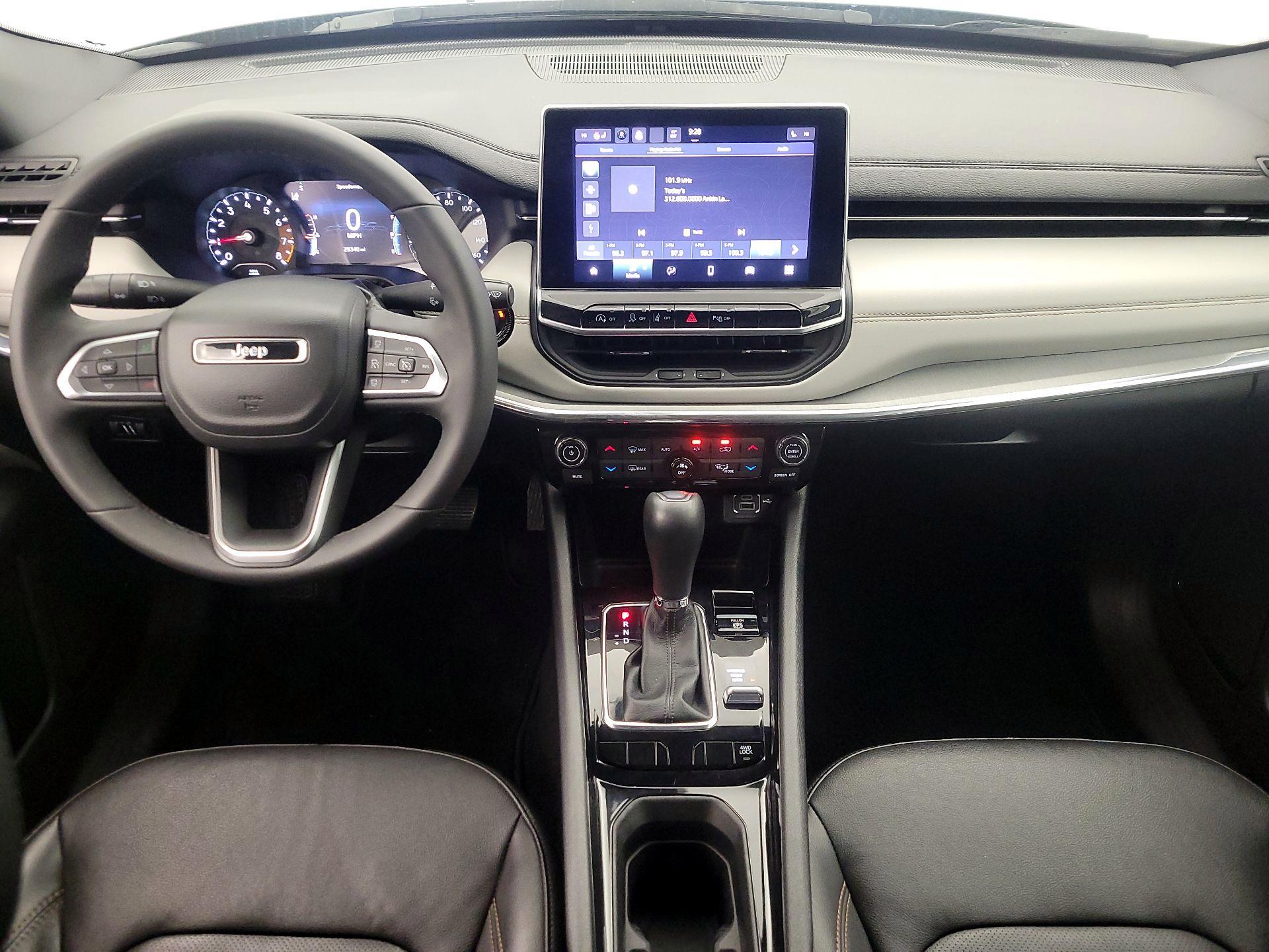 Thumbnail: 2023 Jeep Compass - 9