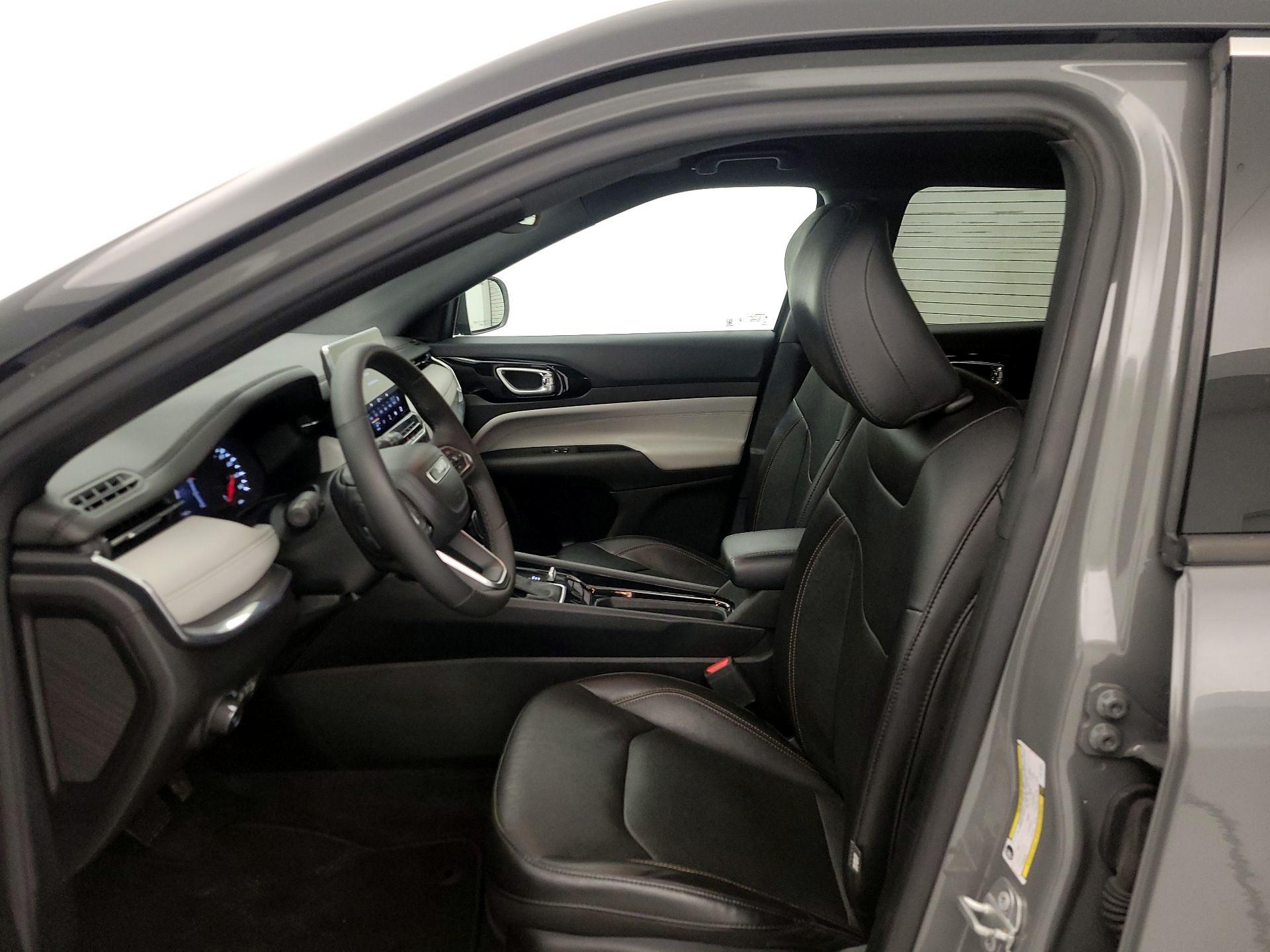 Thumbnail: 2023 Jeep Compass - 11