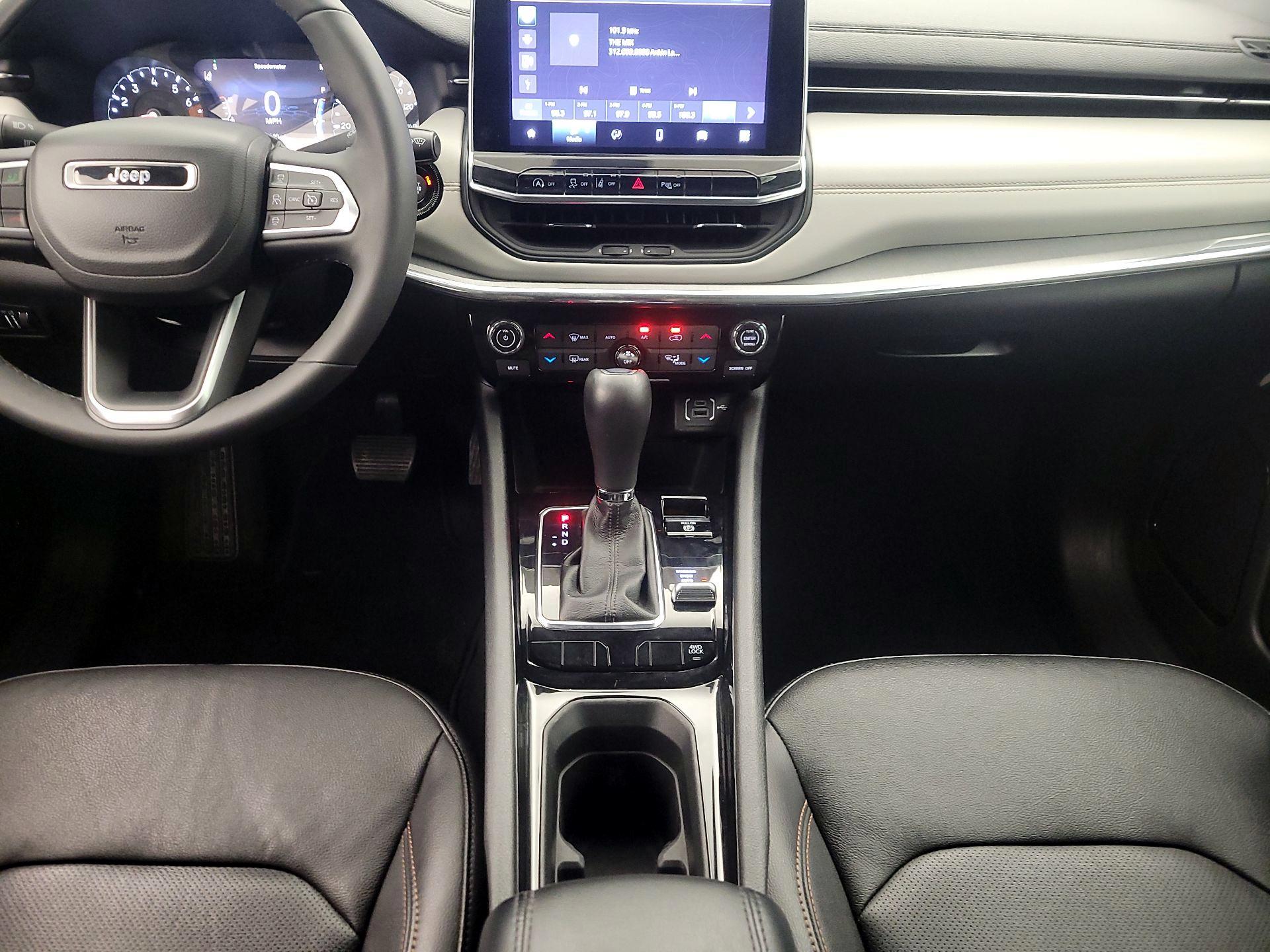 Thumbnail: 2023 Jeep Compass - 17