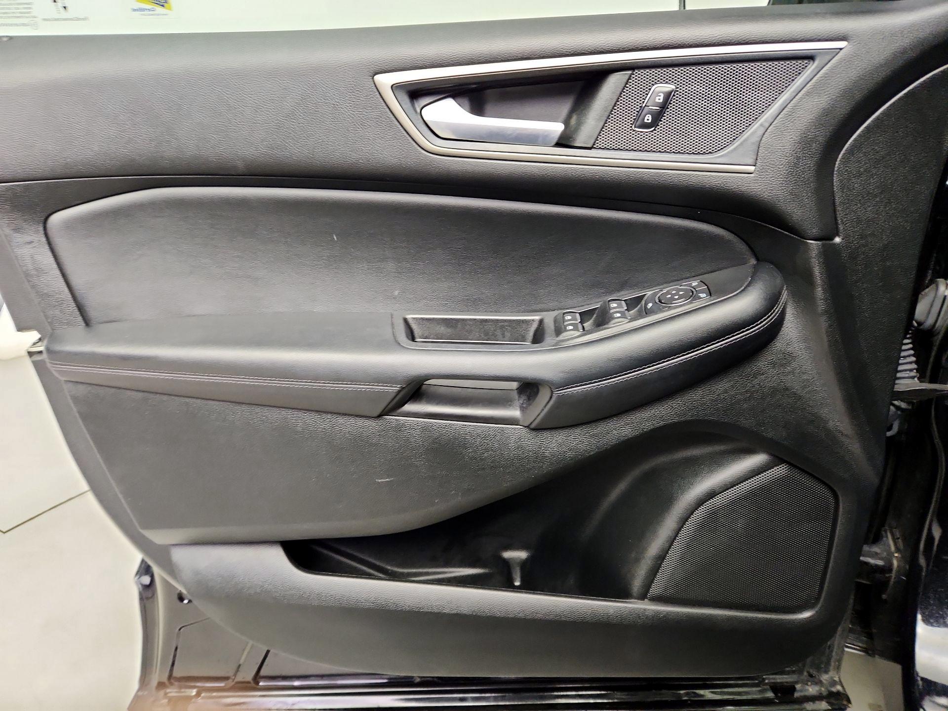 Thumbnail: 2022 Ford Edge - 12