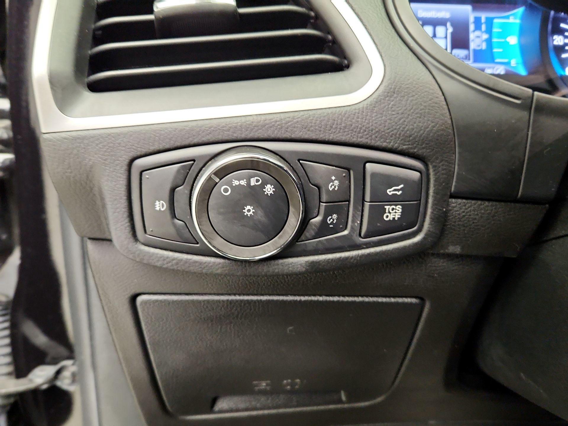 Thumbnail: 2022 Ford Edge - 13