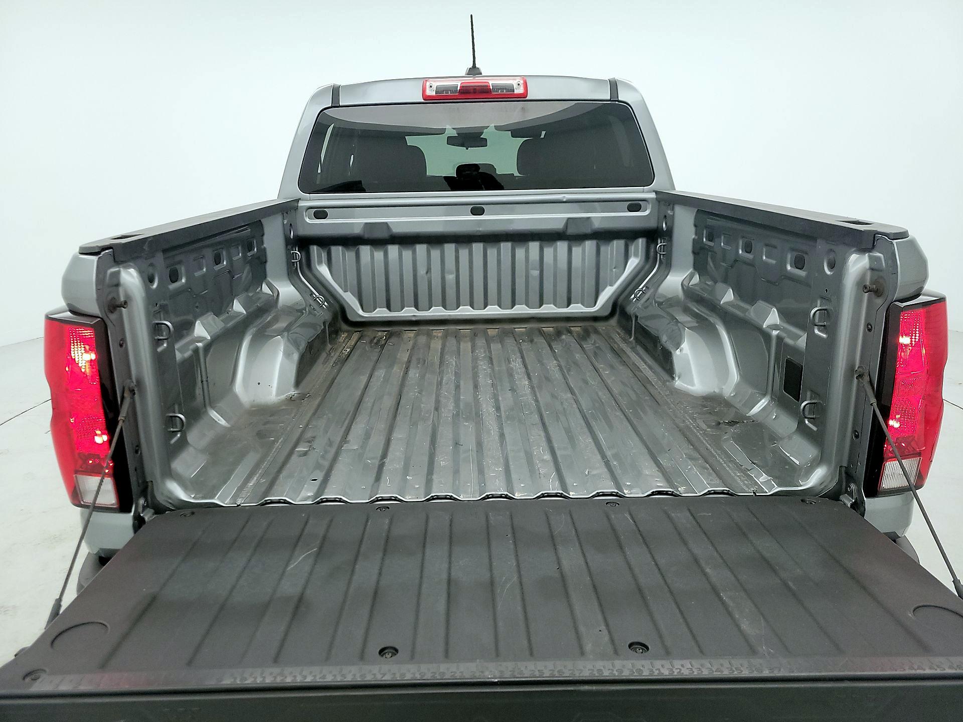 Thumbnail: 2023 Chevrolet Colorado - 20