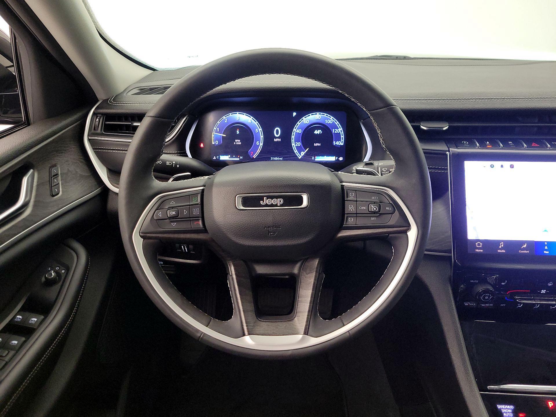 Thumbnail: 2023 Jeep Grand Cherokee - 10