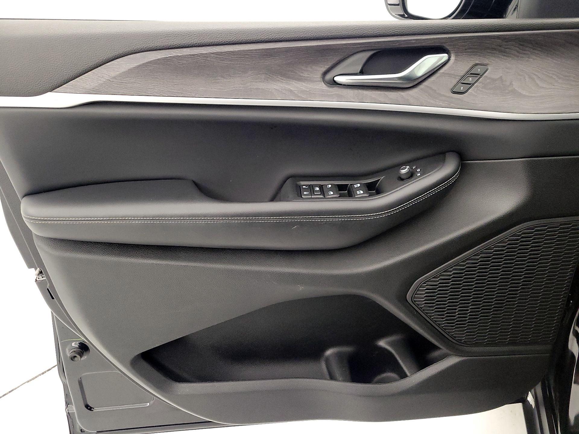 Thumbnail: 2023 Jeep Grand Cherokee - 12