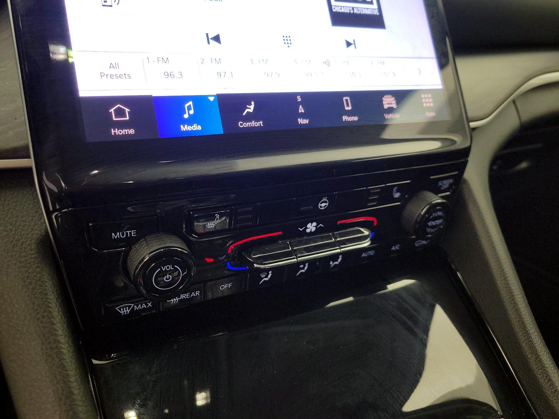 Thumbnail: 2023 Jeep Grand Cherokee - 17