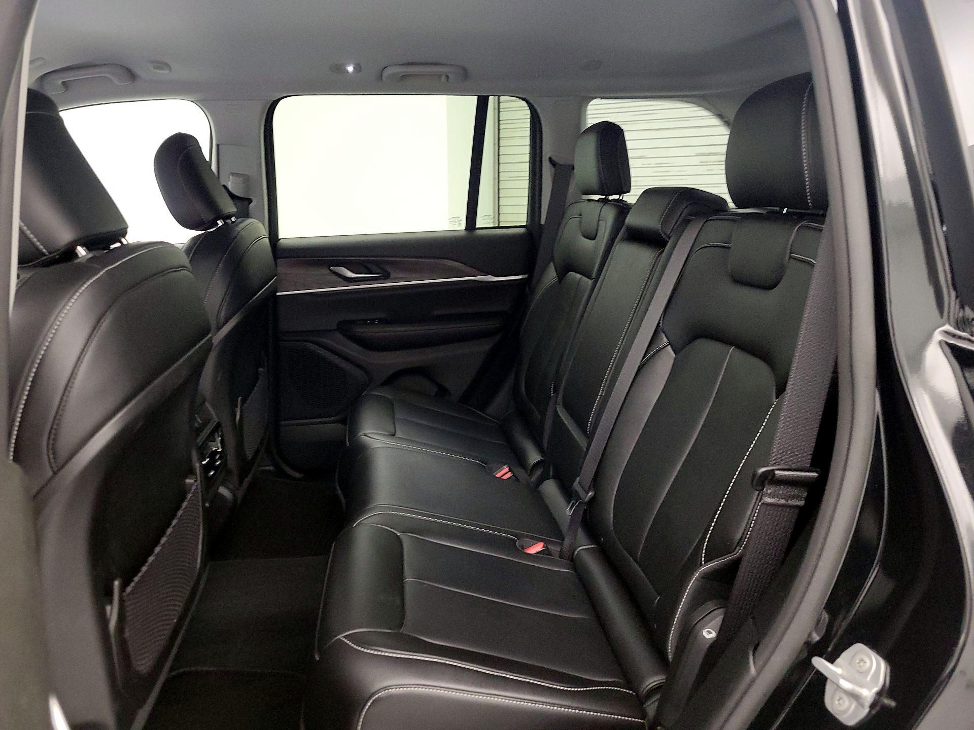 Thumbnail: 2023 Jeep Grand Cherokee - 20