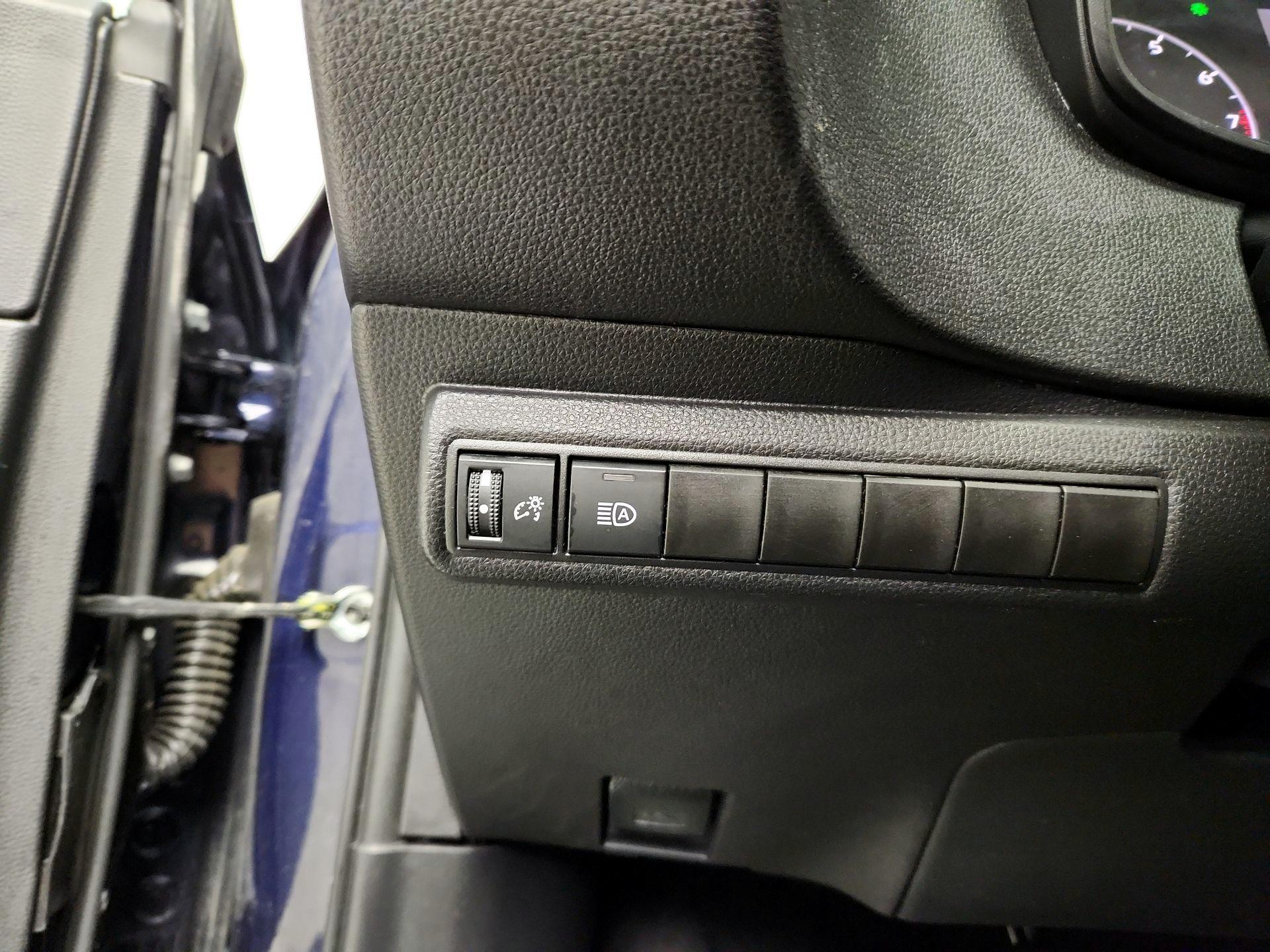 Thumbnail: 2025 Toyota Corolla - 13