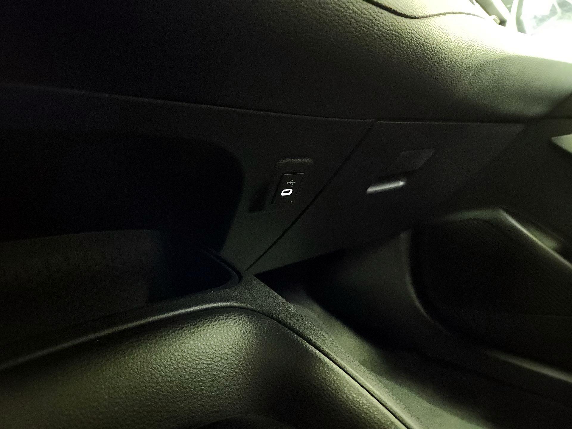 Thumbnail: 2025 Toyota Corolla - 18