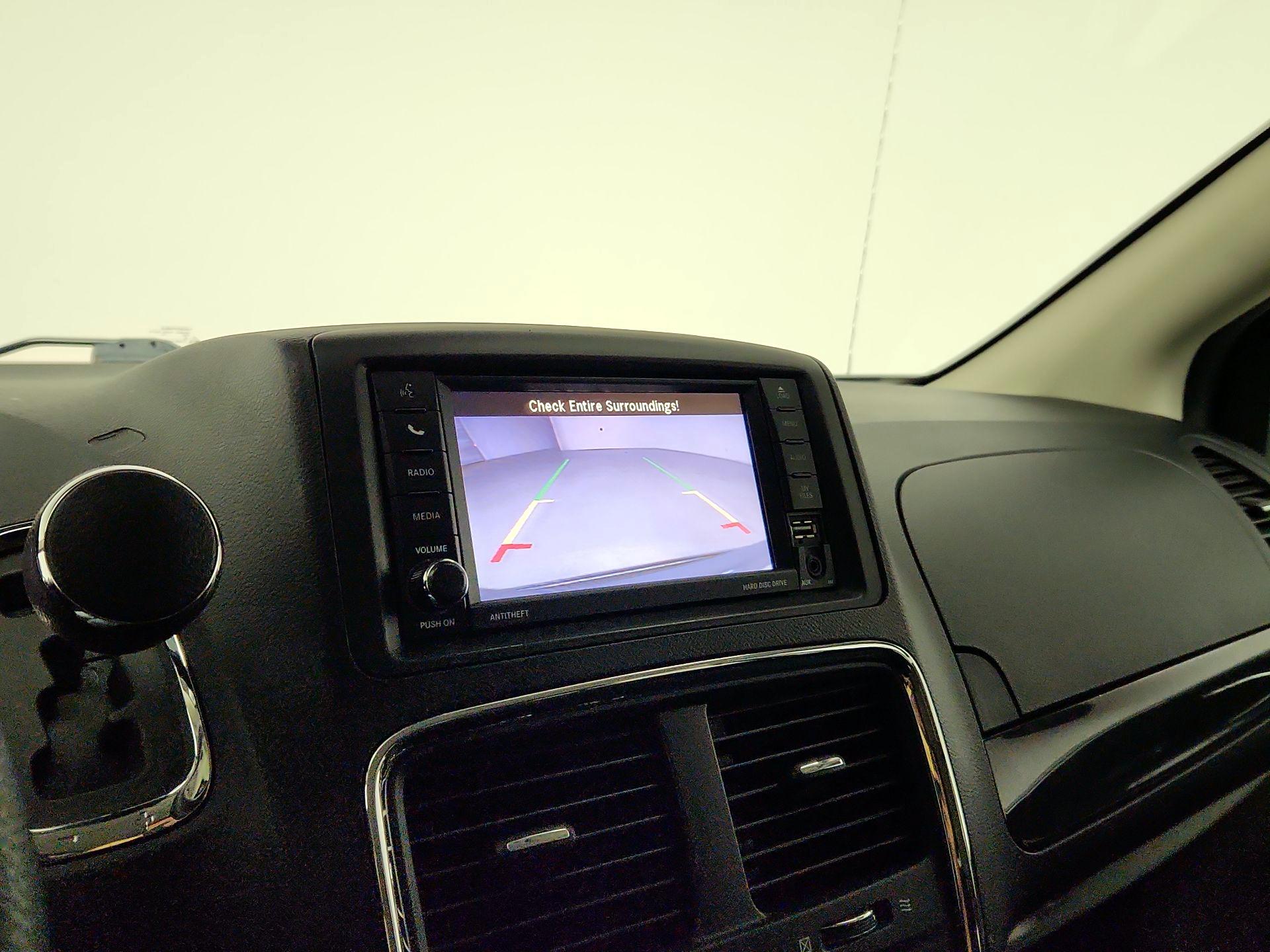 Thumbnail: 2020 Dodge Grand Caravan - 14