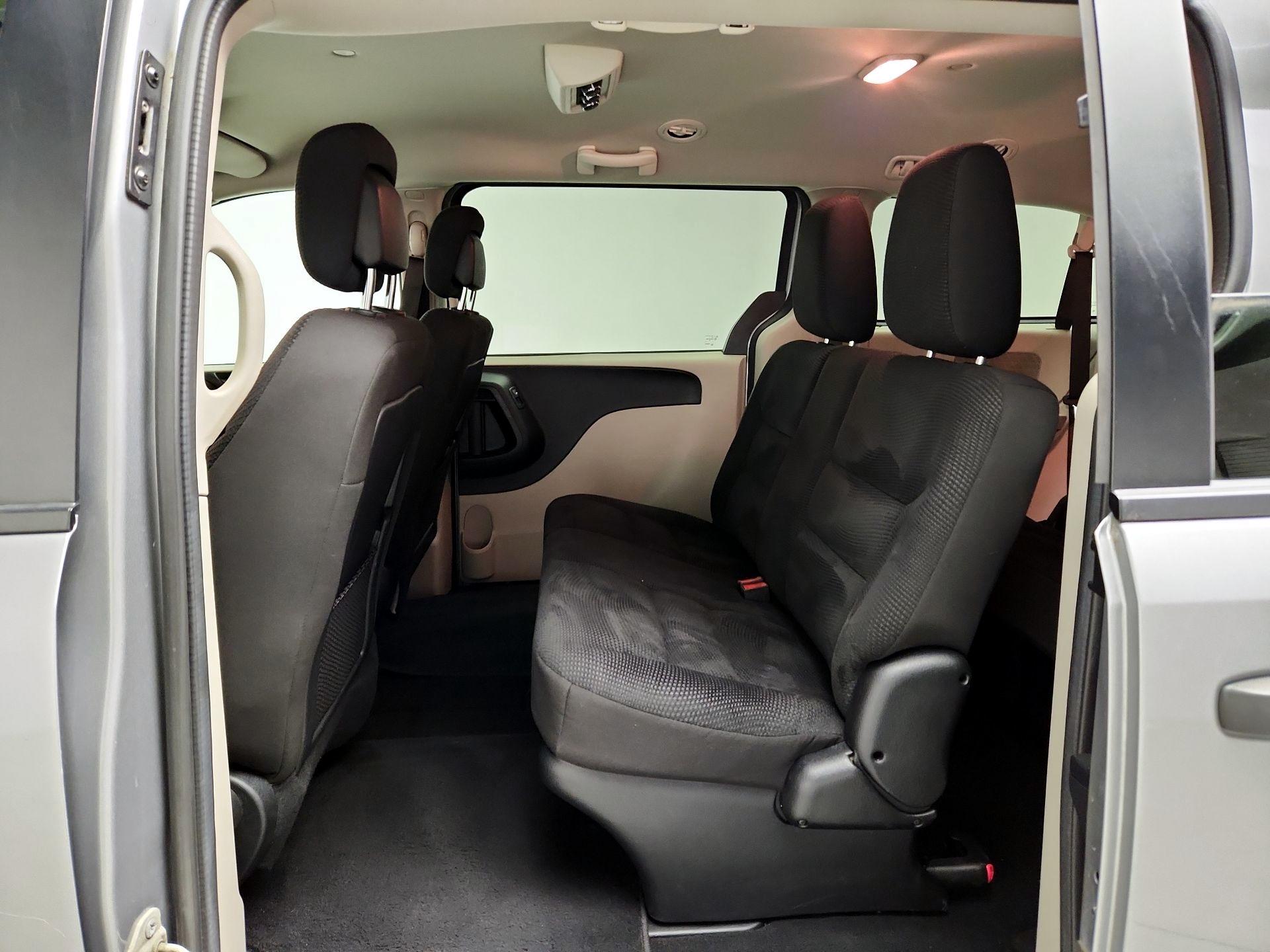 Thumbnail: 2020 Dodge Grand Caravan - 18