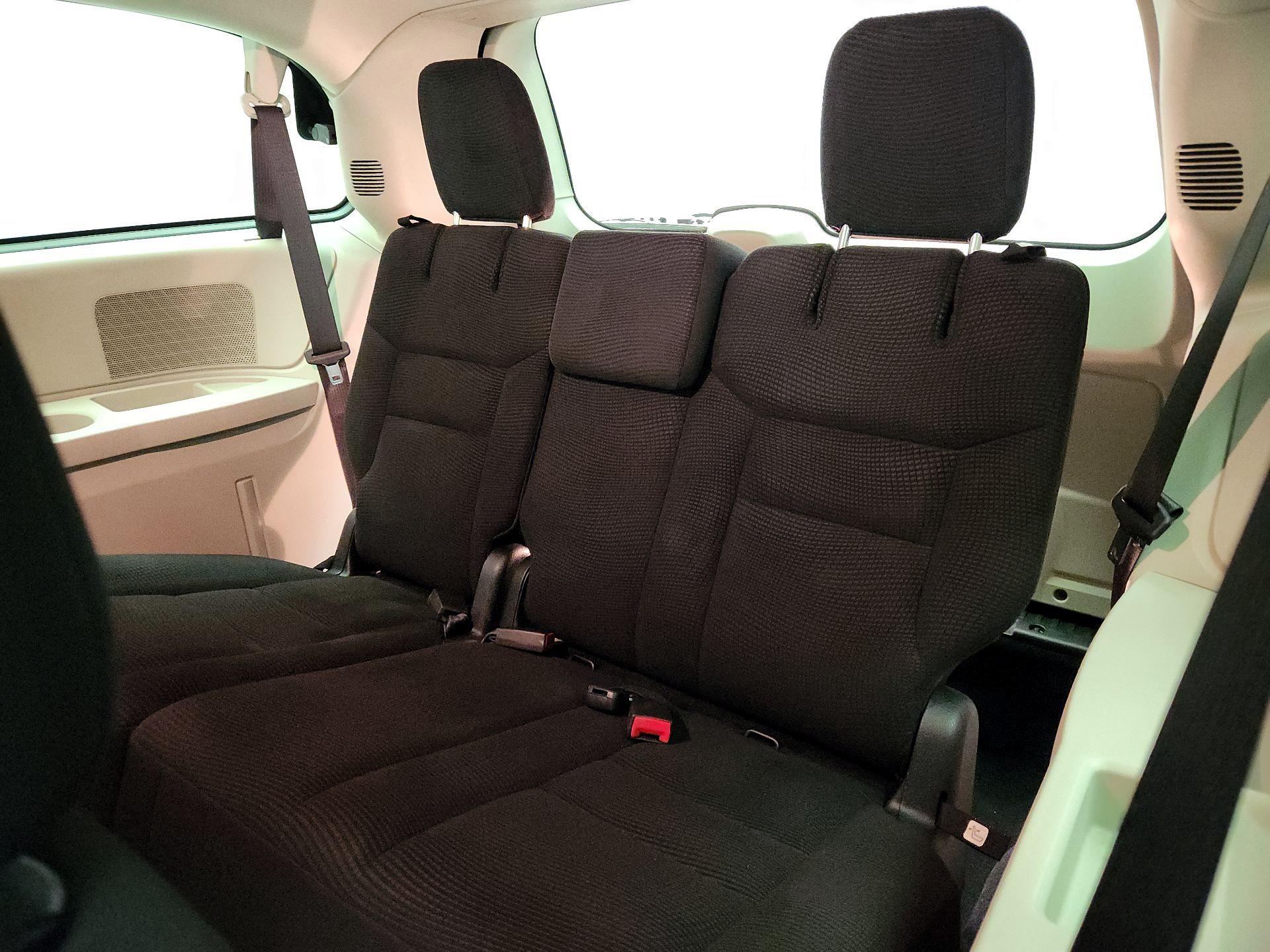 Thumbnail: 2020 Dodge Grand Caravan - 19