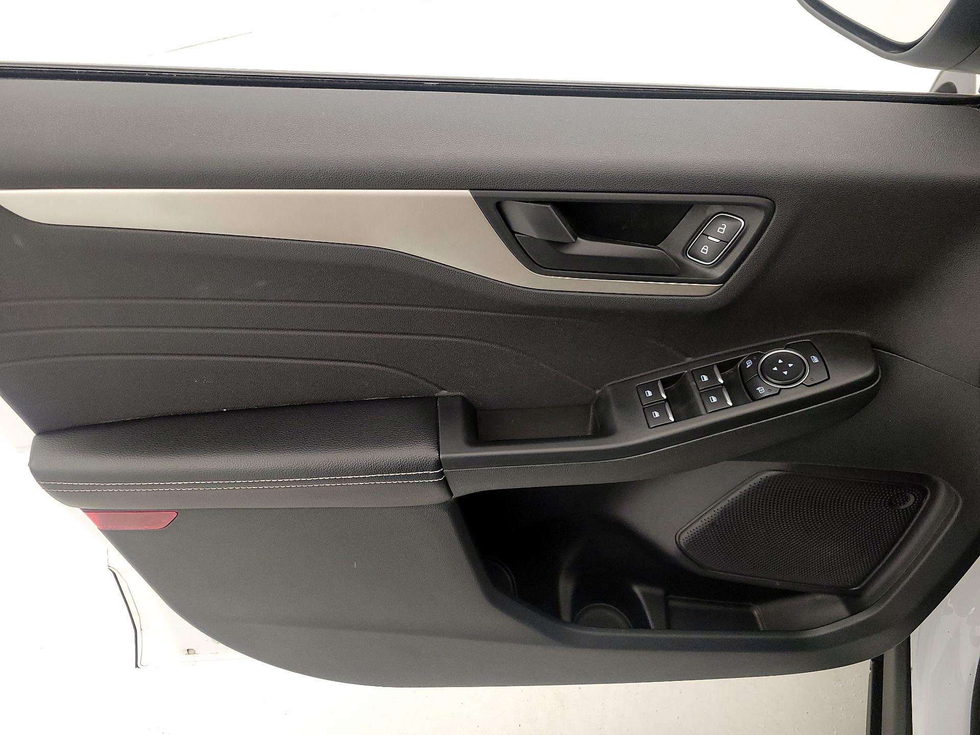 Thumbnail: 2022 Ford Escape - 12