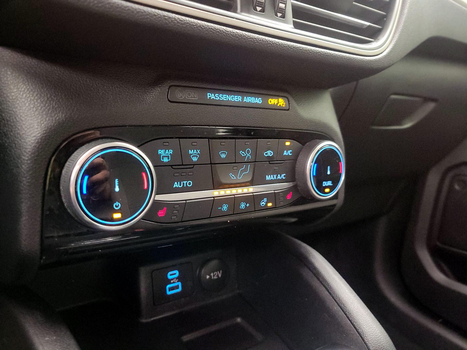 Thumbnail: 2022 Ford Escape - 16