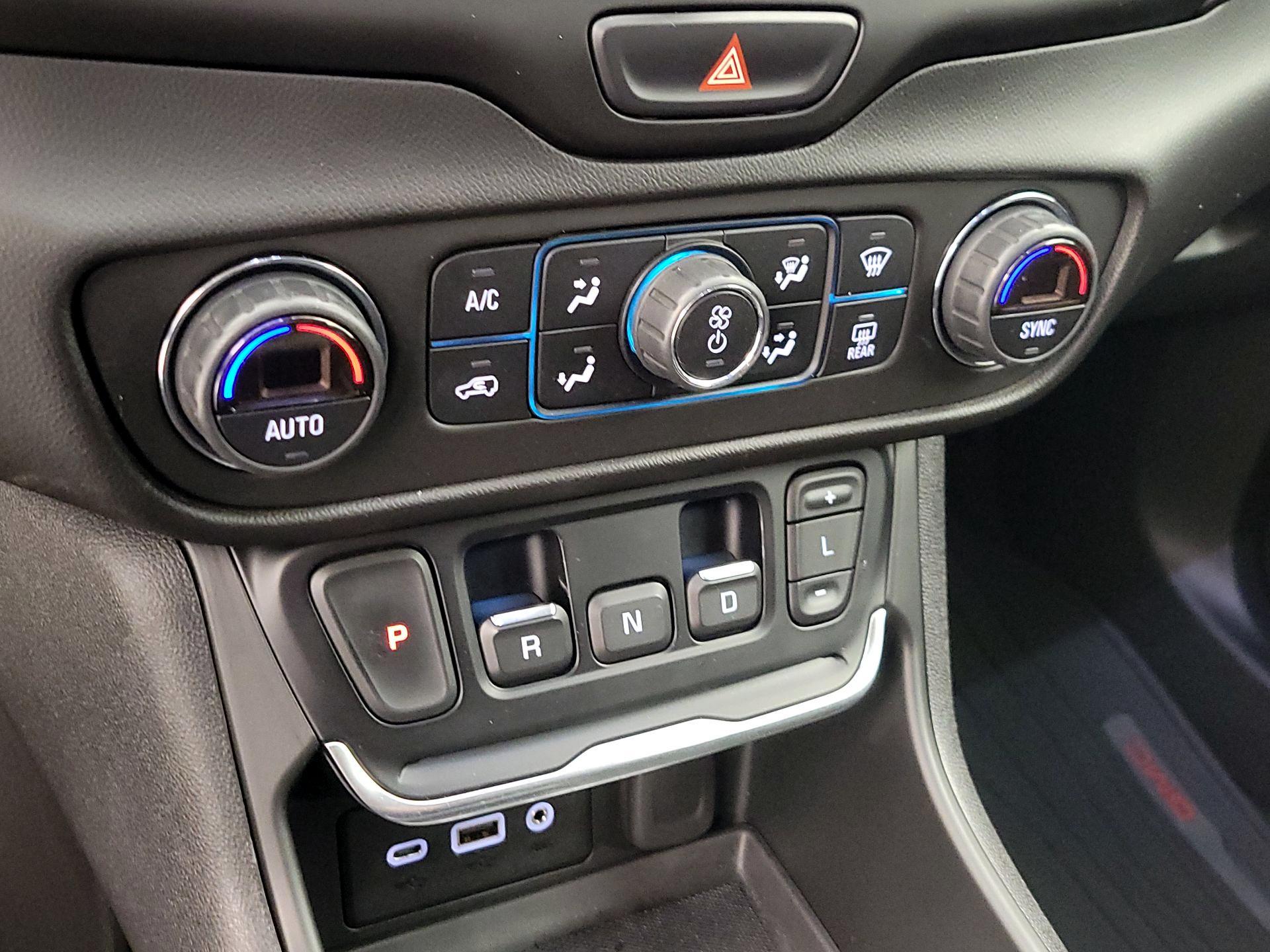 Thumbnail: 2020 GMC Terrain - 16