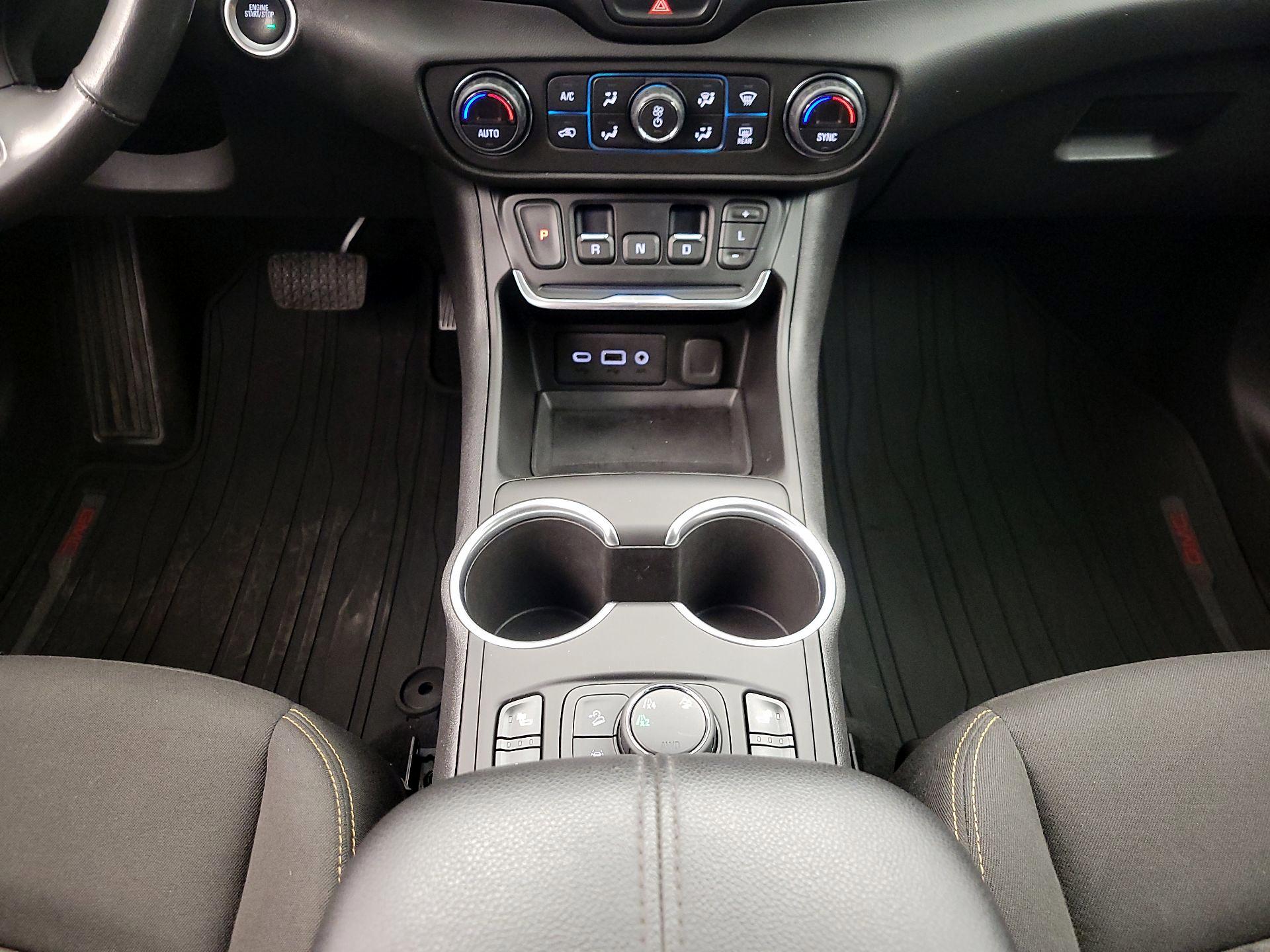 Thumbnail: 2020 GMC Terrain - 17