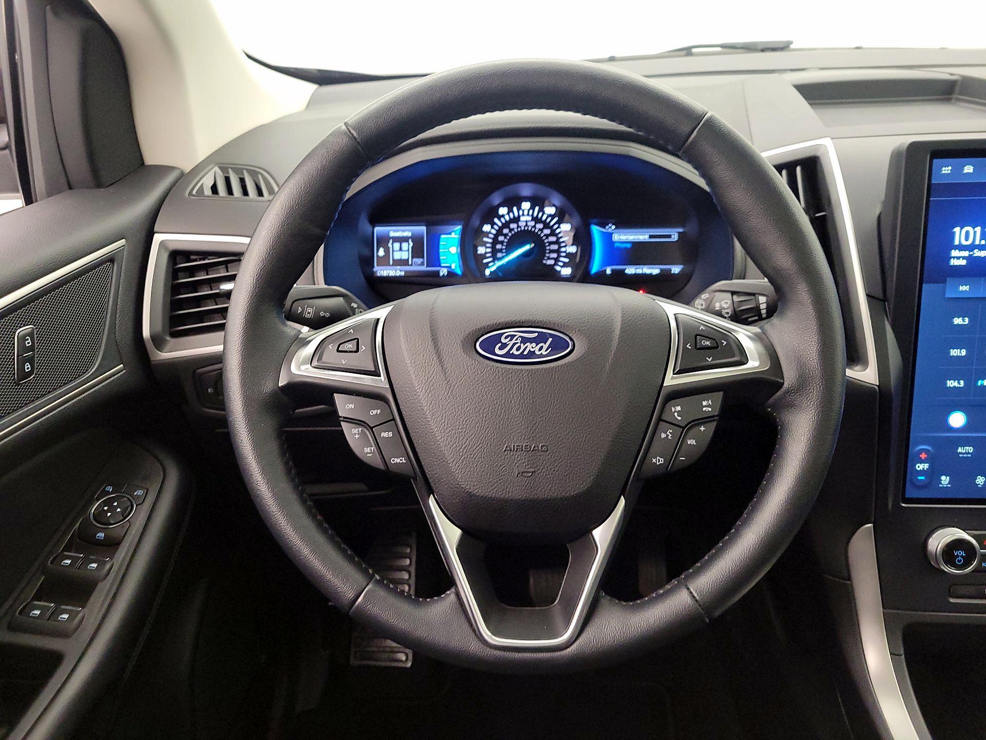 Thumbnail: 2022 Ford Edge - 10