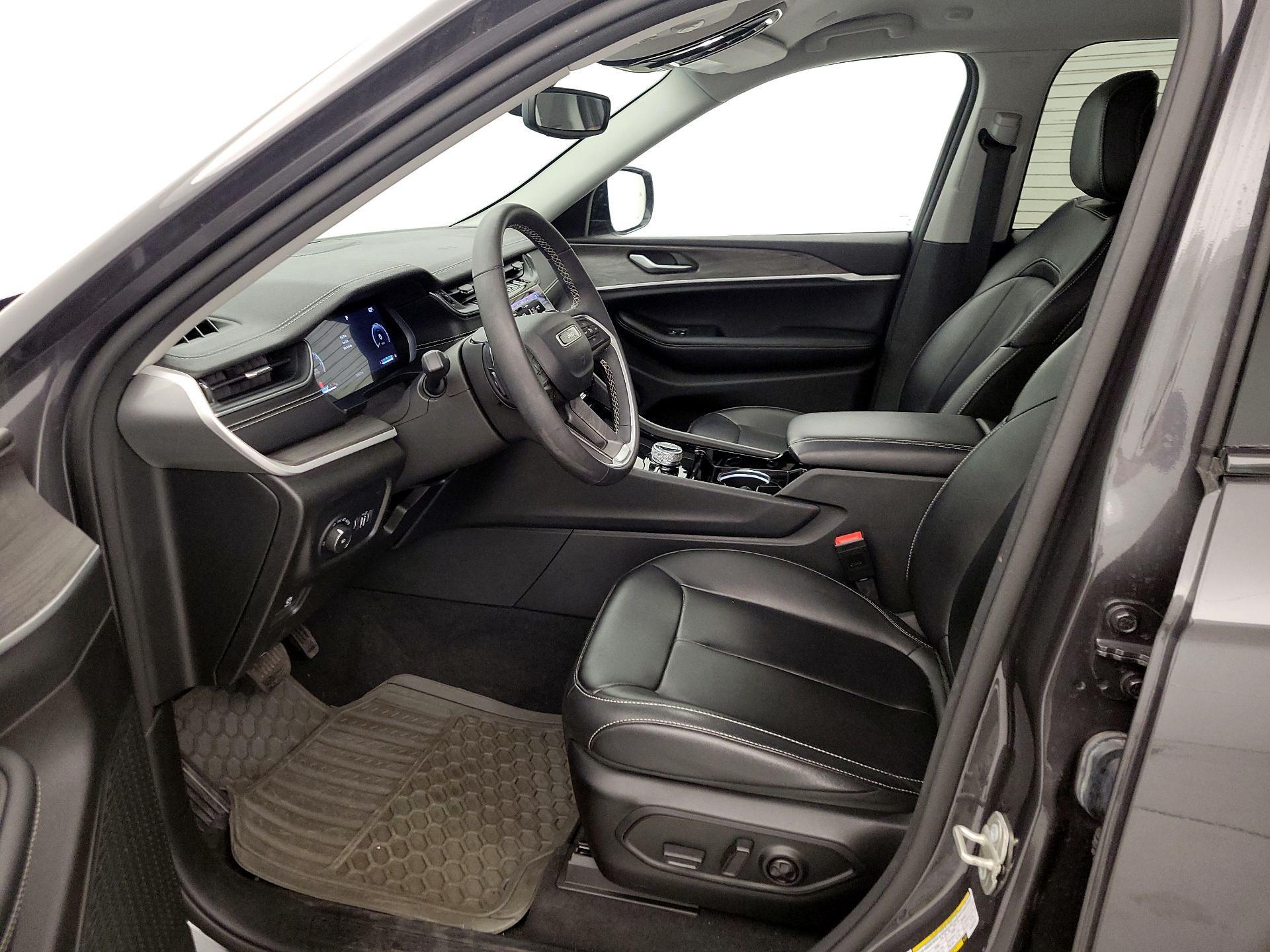 Thumbnail: 2023 Jeep Grand Cherokee - 11