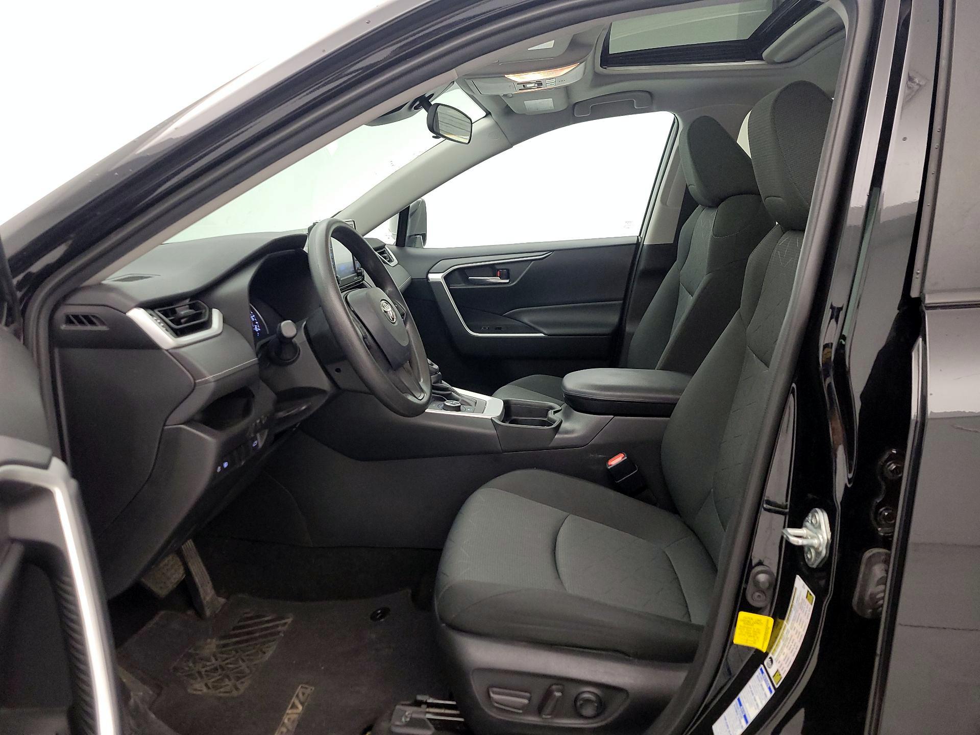 Thumbnail: 2021 Toyota RAV4 - 11