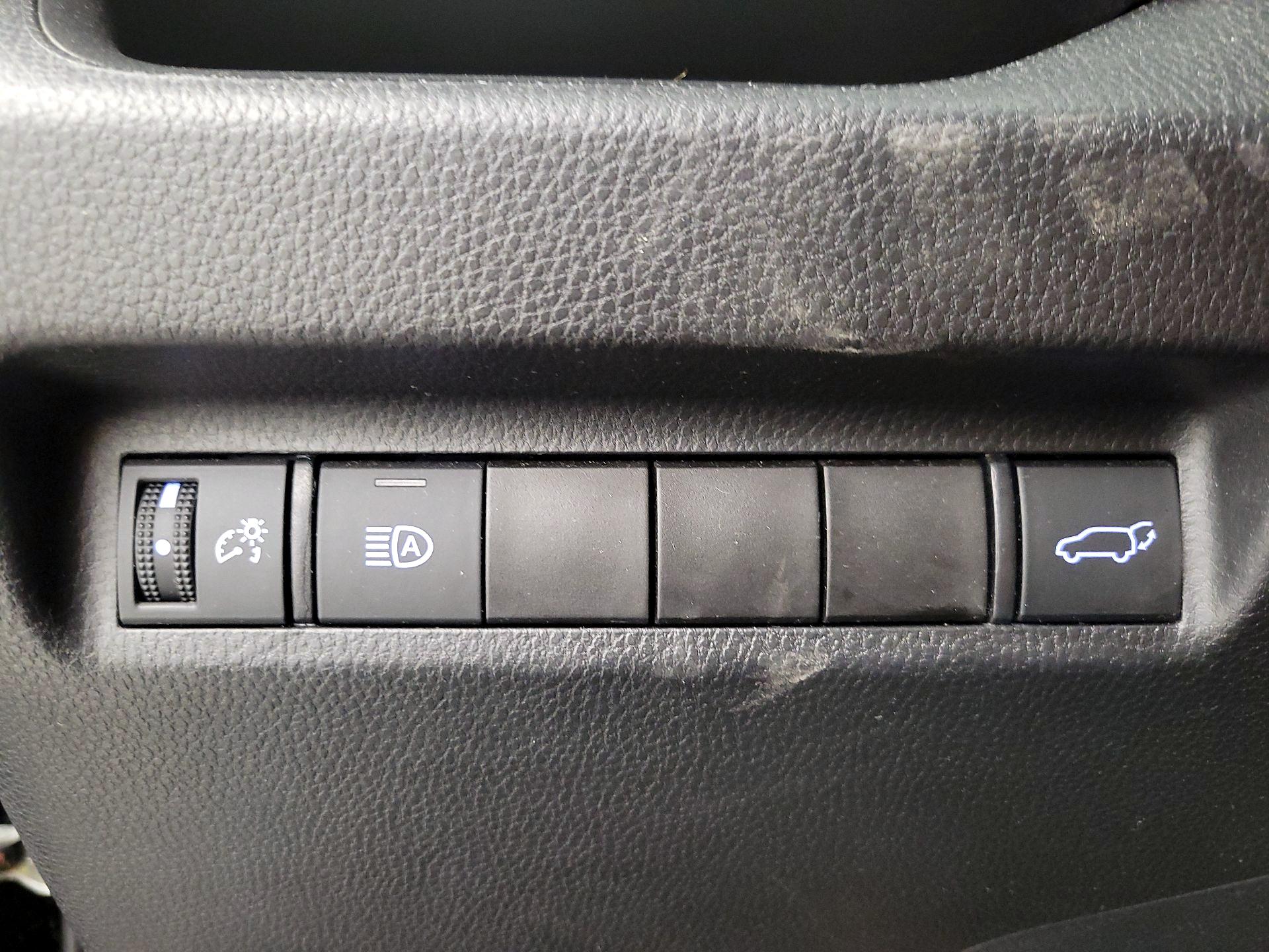 Thumbnail: 2021 Toyota RAV4 - 13