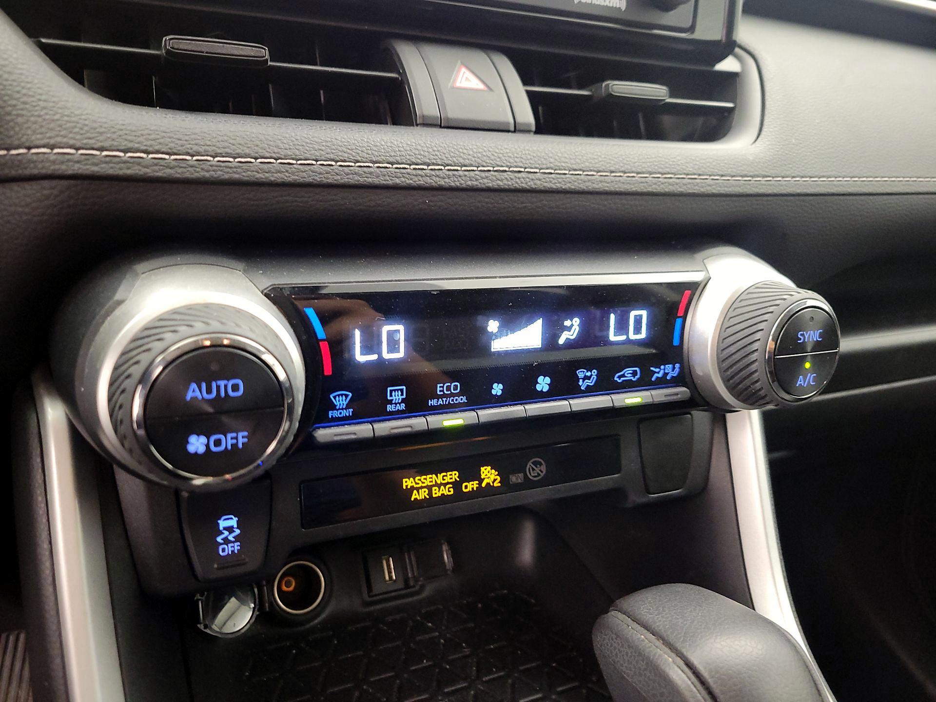 Thumbnail: 2021 Toyota RAV4 - 16