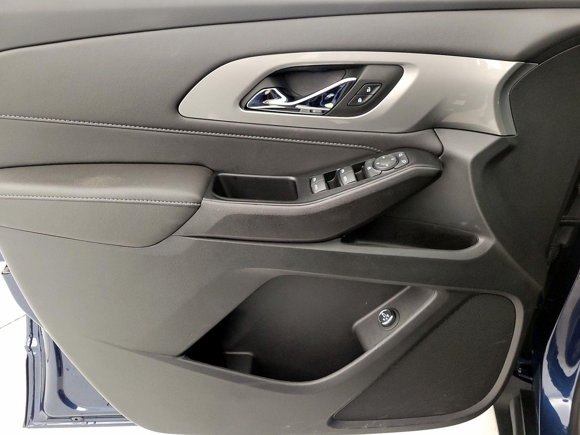 Thumbnail: 2023 Chevrolet Traverse - 12