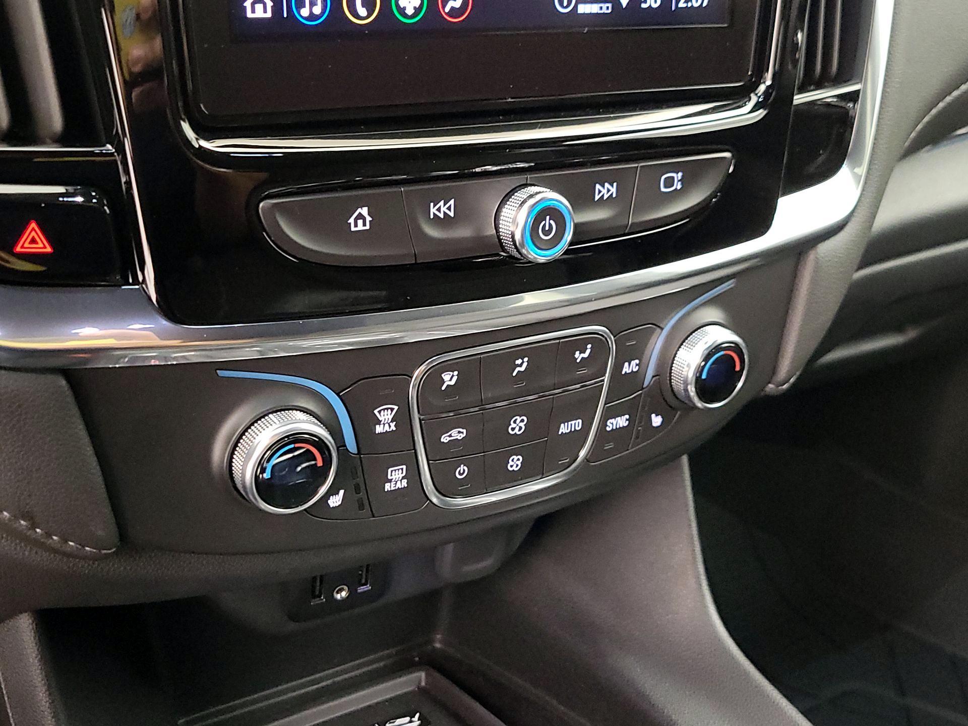 Thumbnail: 2023 Chevrolet Traverse - 16