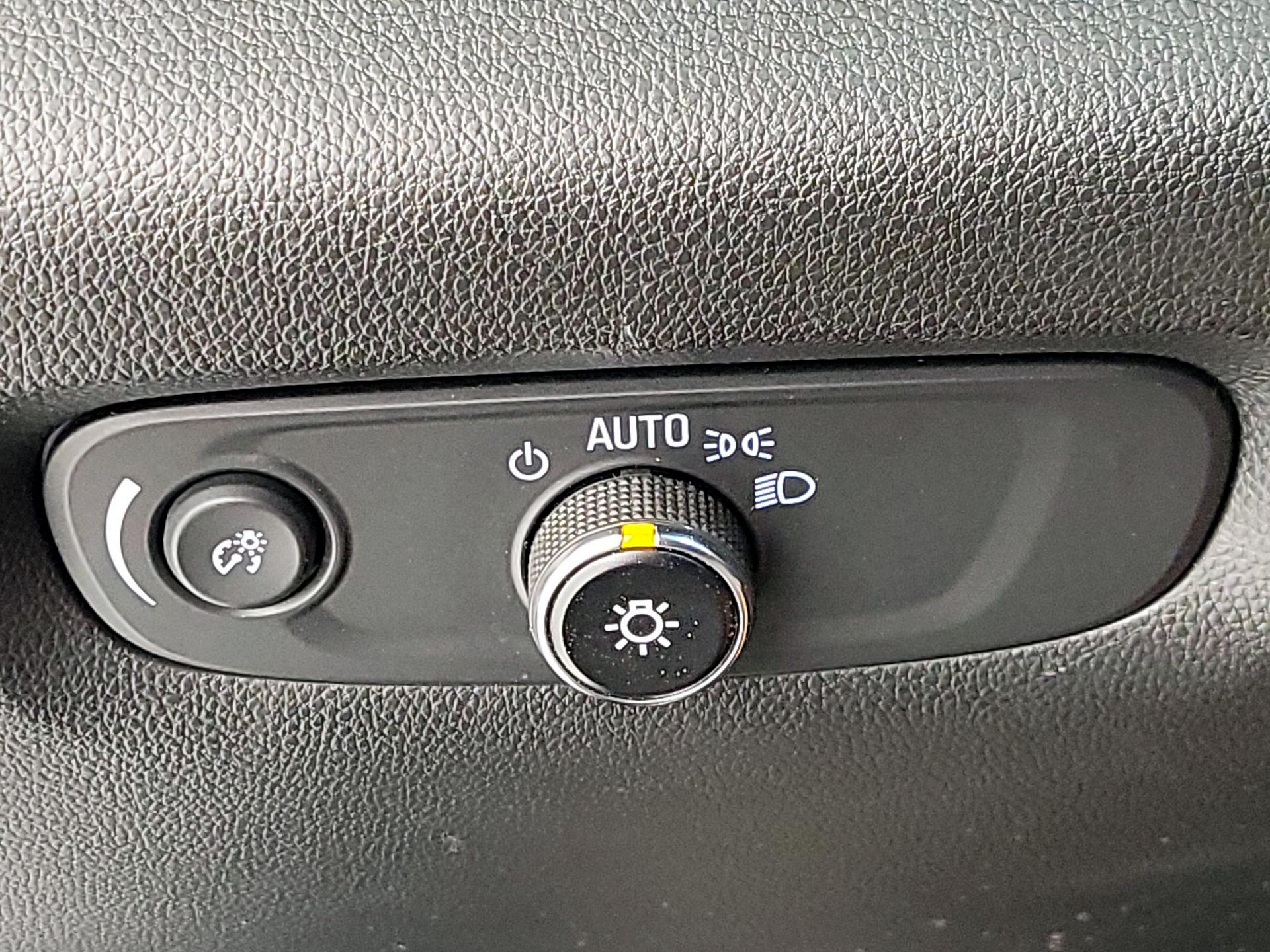 Thumbnail: 2023 Chevrolet Traverse - 13