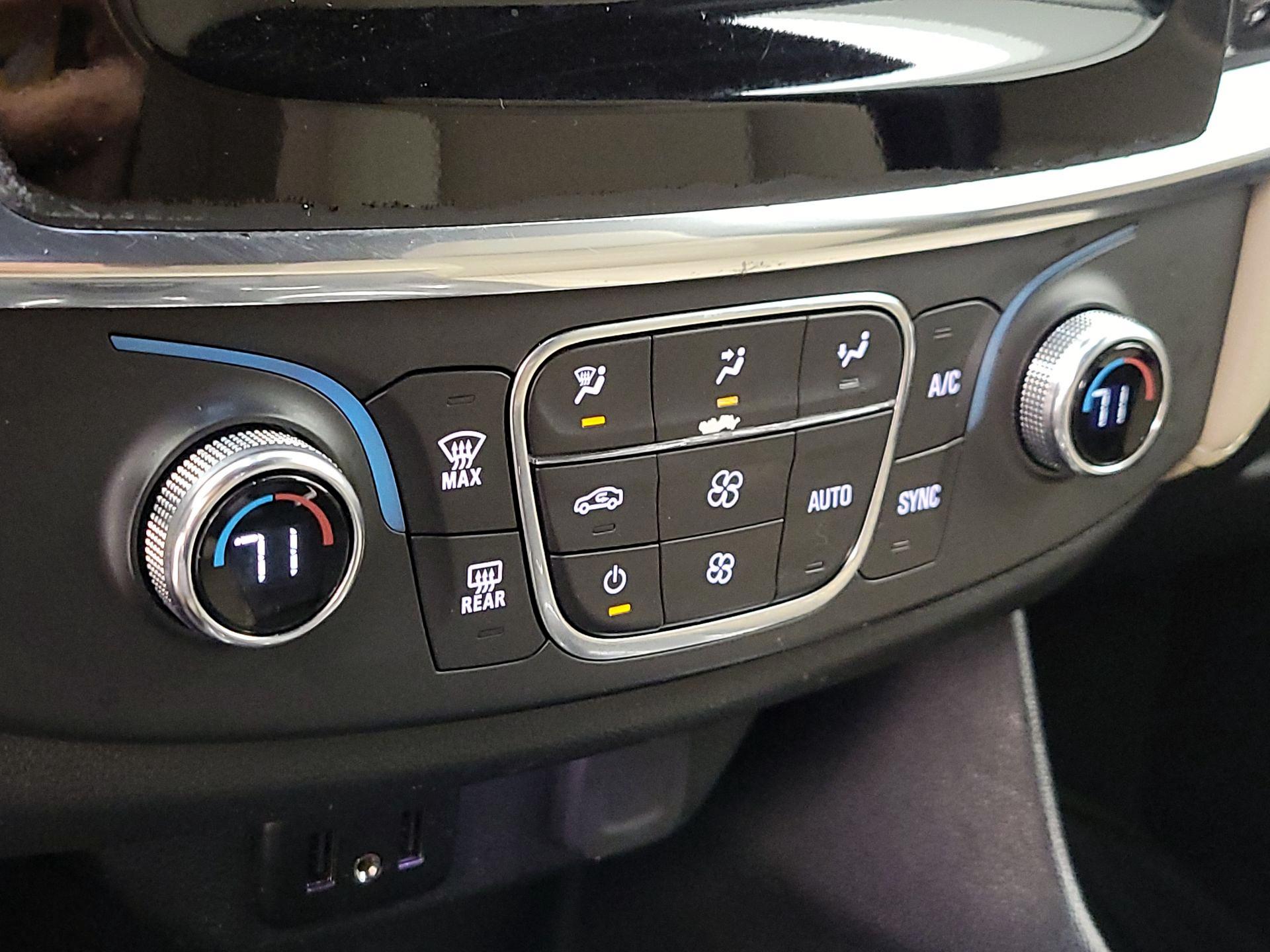 Thumbnail: 2023 Chevrolet Traverse - 16