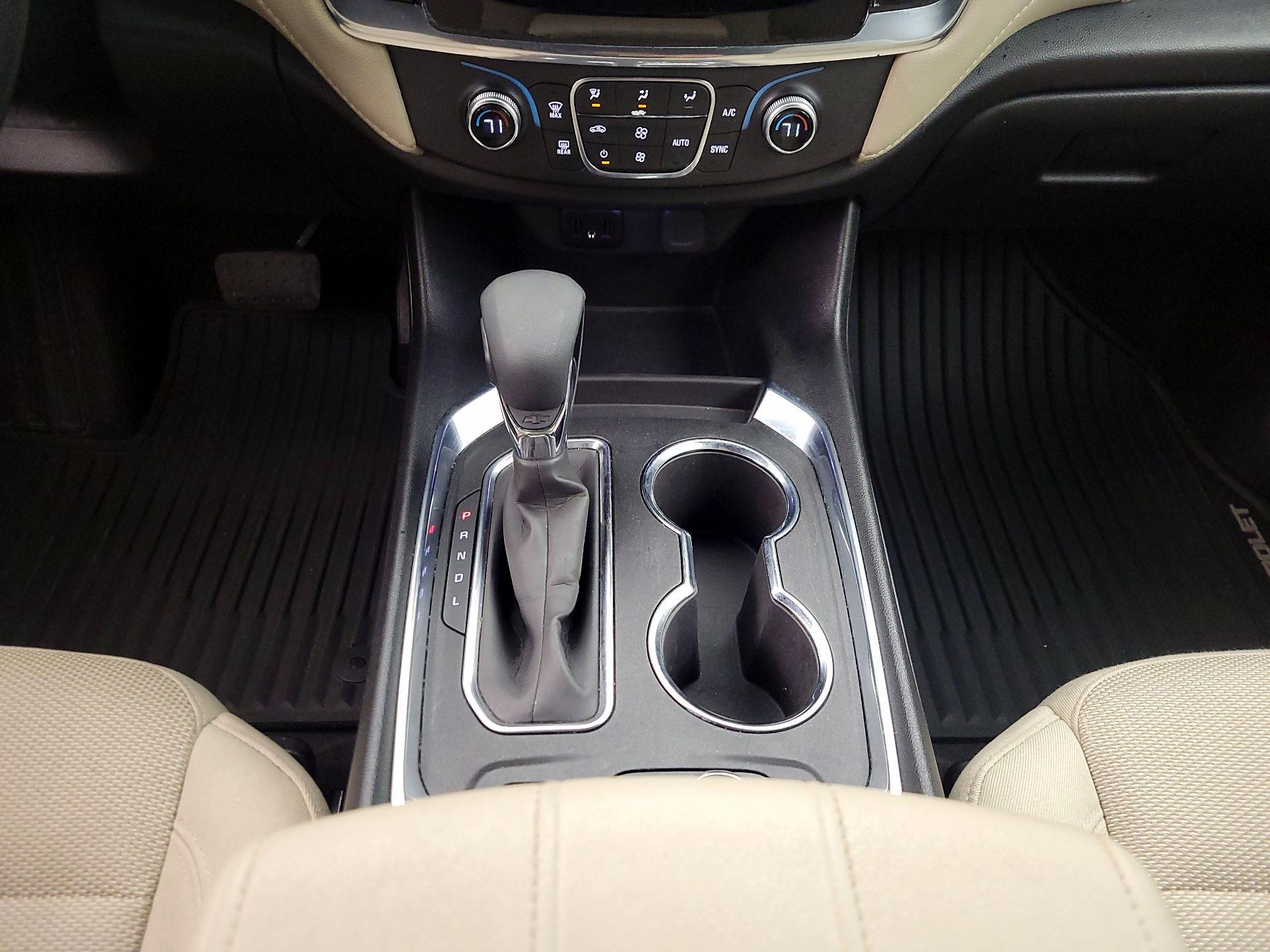 Thumbnail: 2023 Chevrolet Traverse - 17