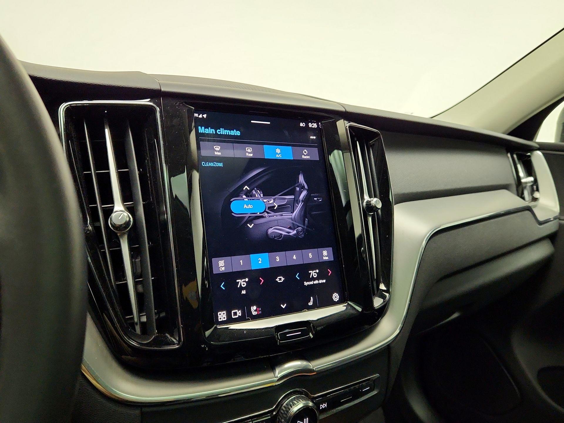 Thumbnail: 2024 Volvo XC60 - 17