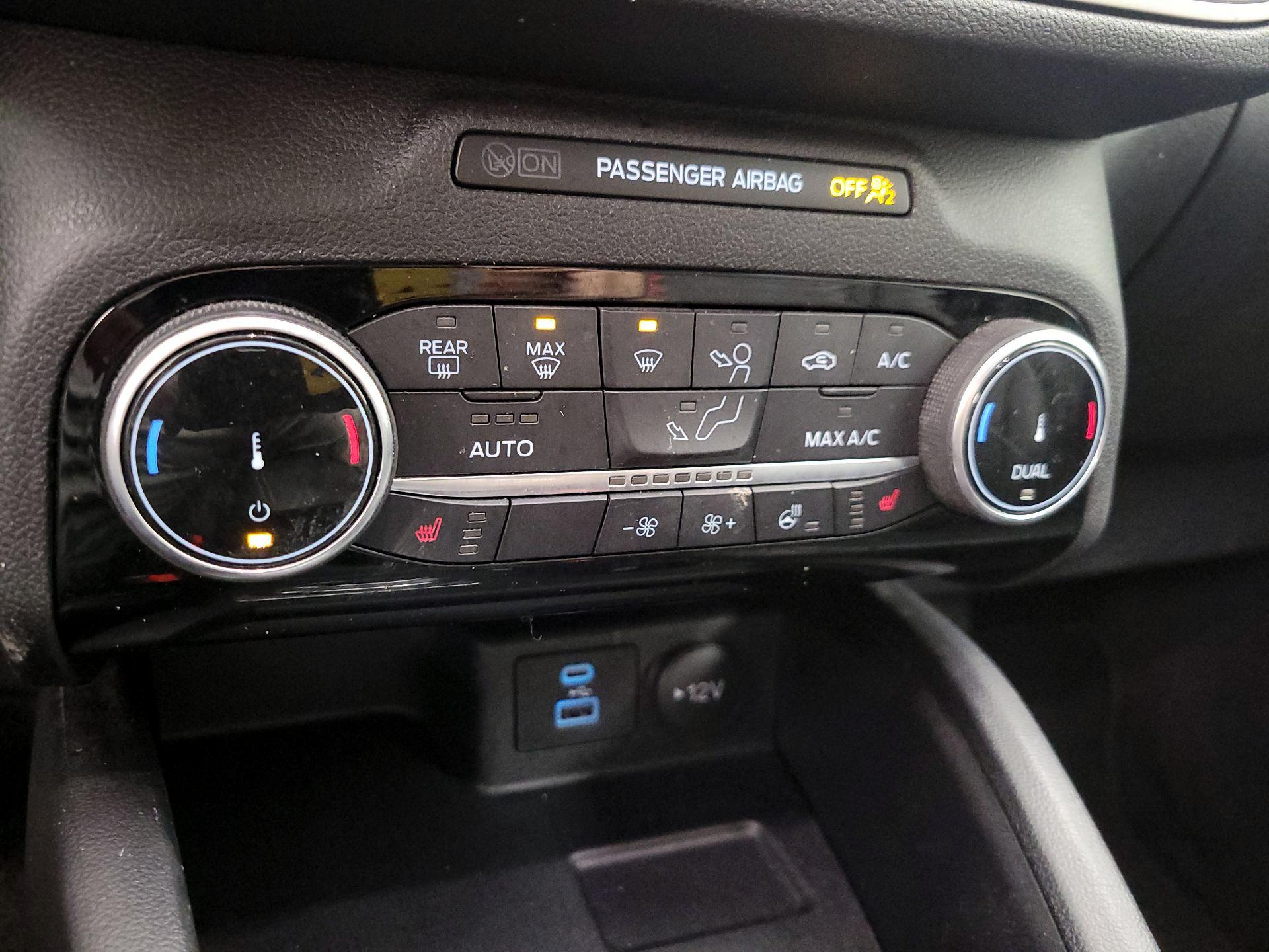 Thumbnail: 2022 Ford Escape - 16