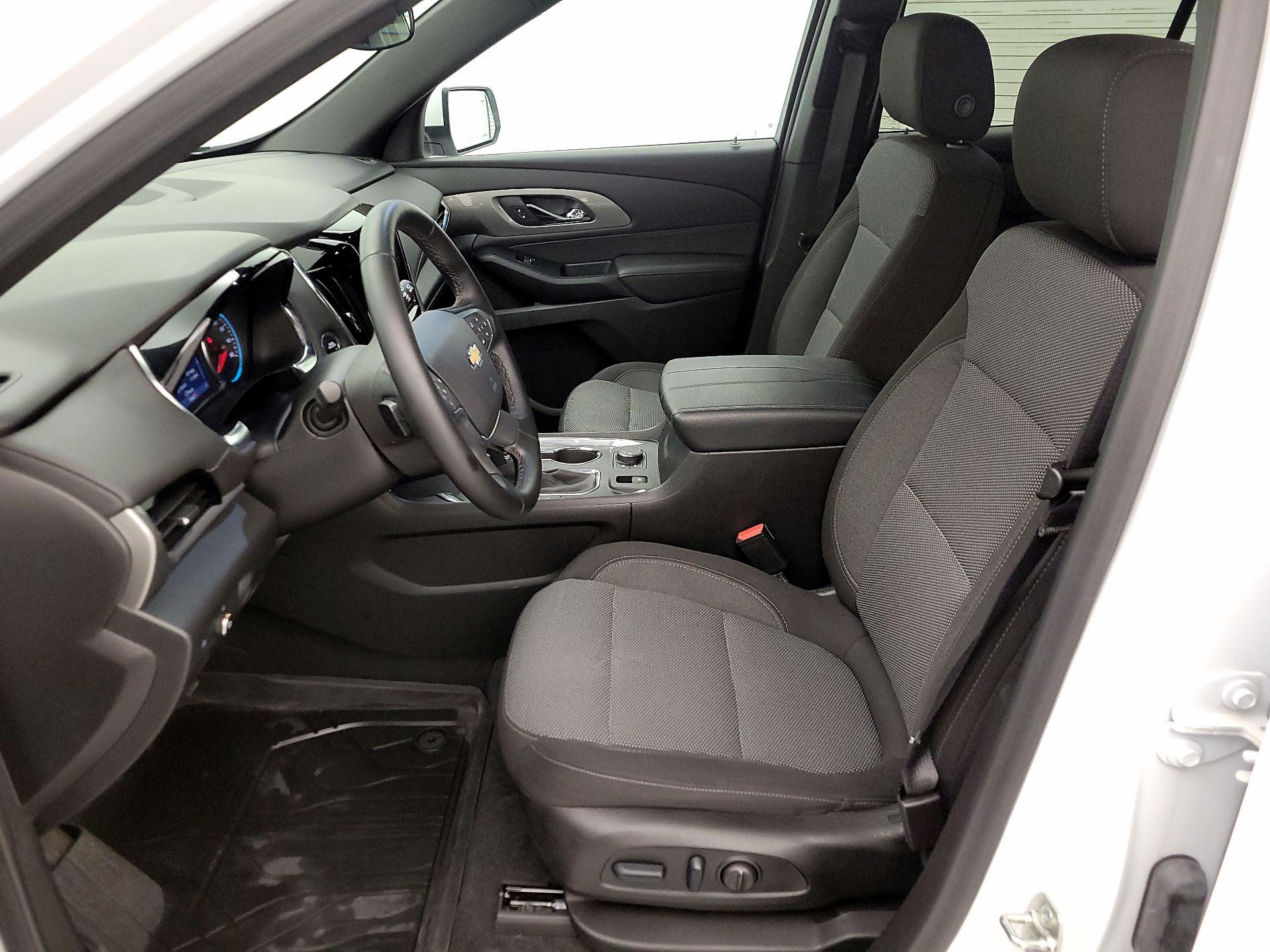 Thumbnail: 2023 Chevrolet Traverse - 11