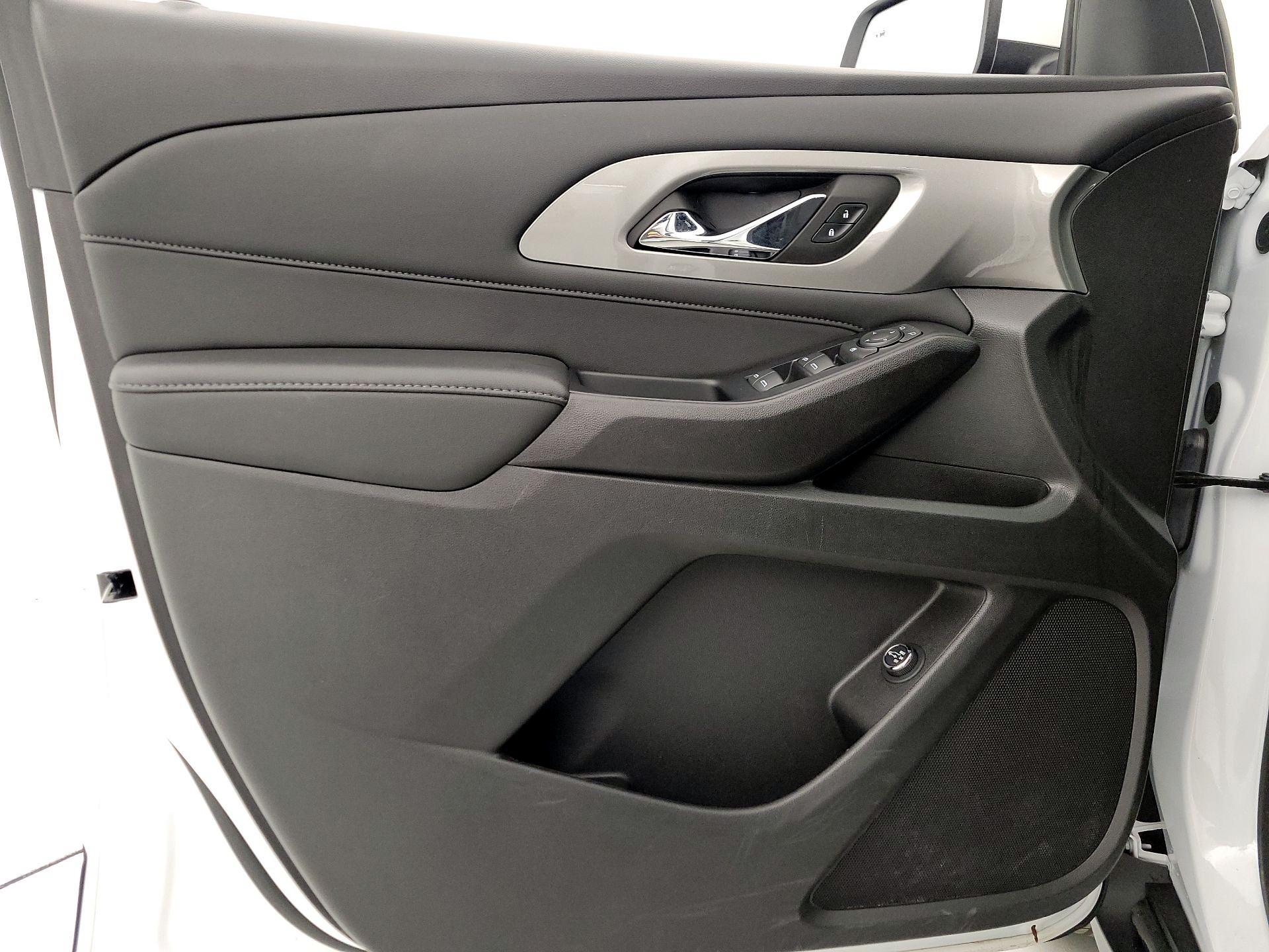 Thumbnail: 2023 Chevrolet Traverse - 12