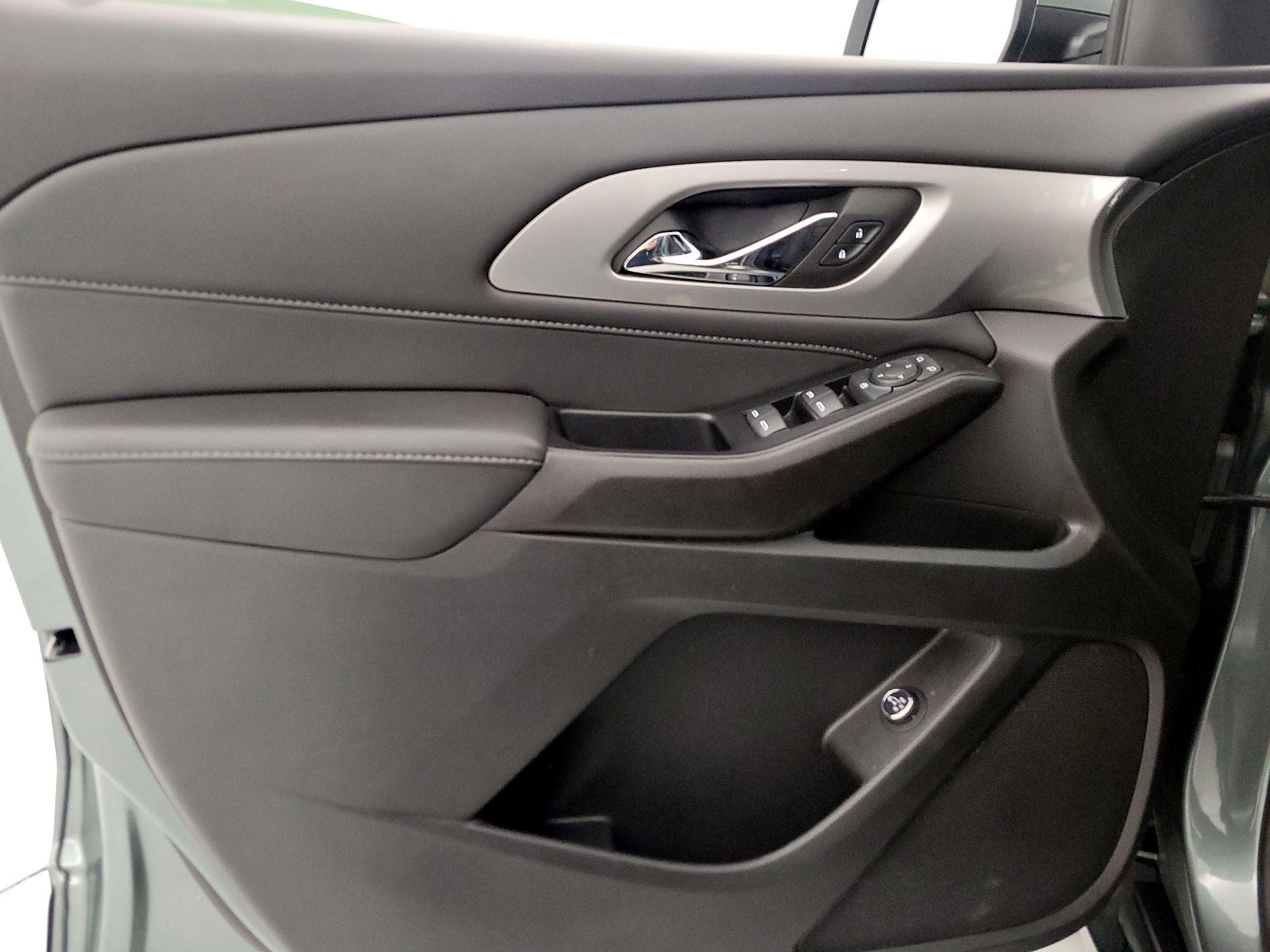 Thumbnail: 2023 Chevrolet Traverse - 12