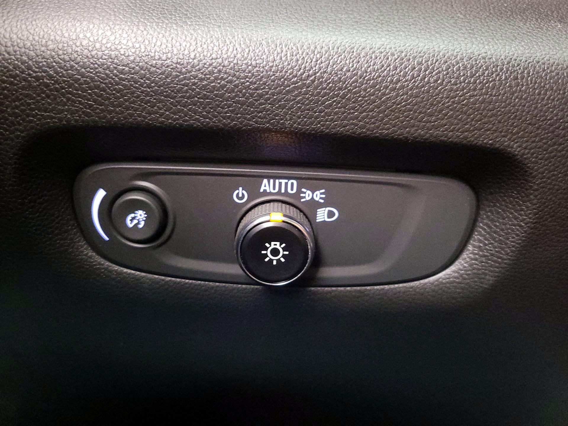 Thumbnail: 2023 Chevrolet Traverse - 13