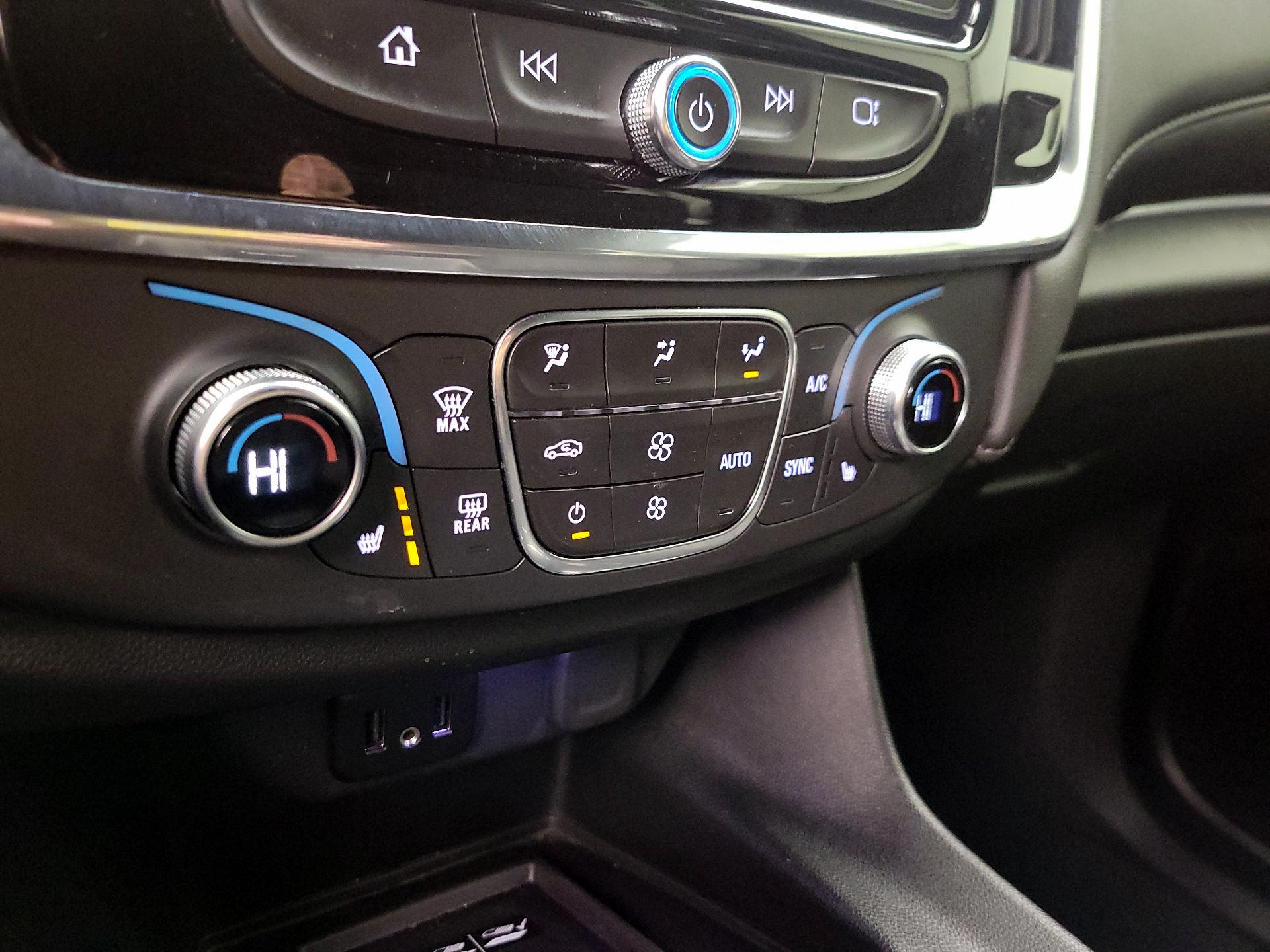 Thumbnail: 2023 Chevrolet Traverse - 16