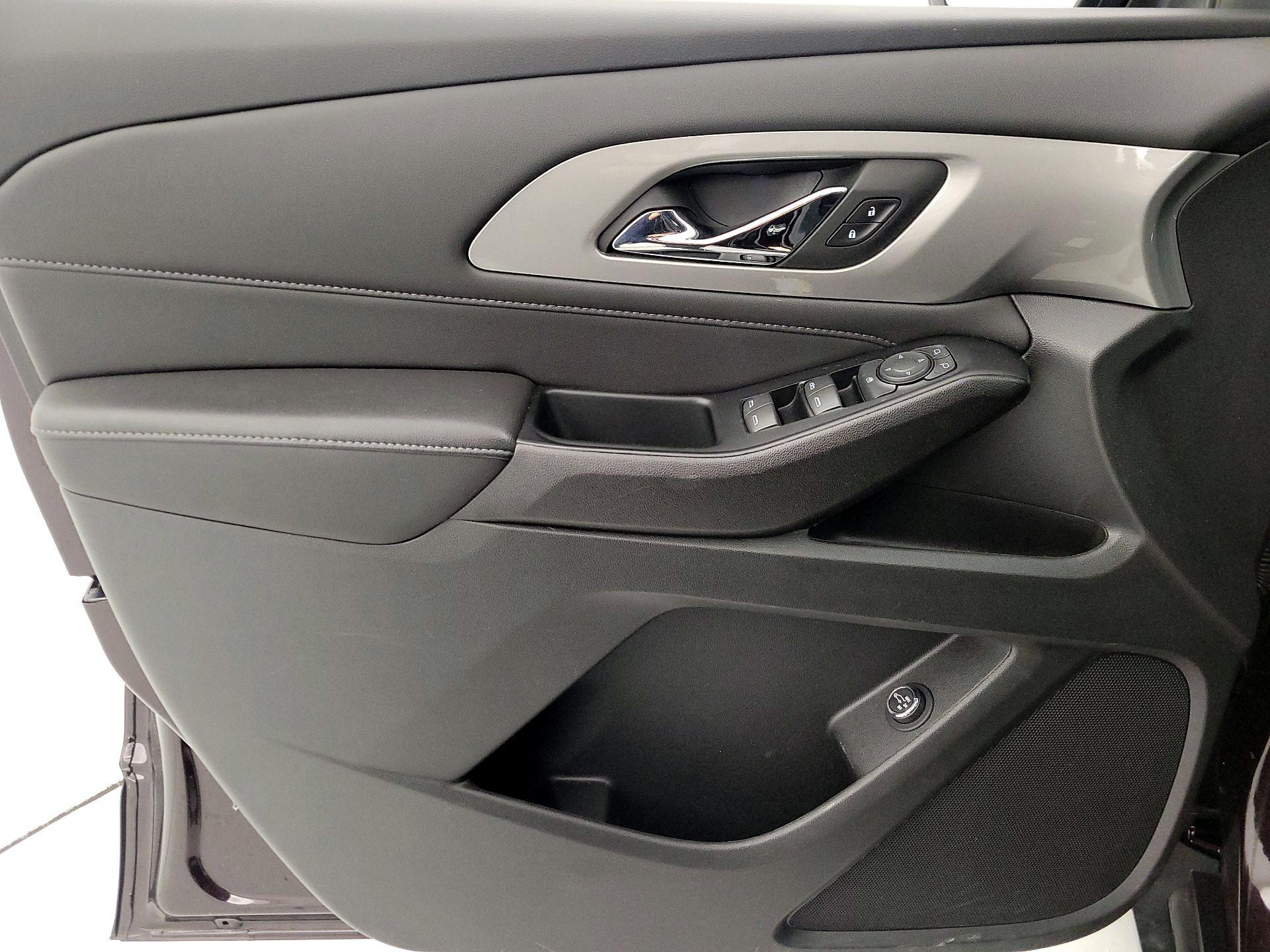 Thumbnail: 2023 Chevrolet Traverse - 12