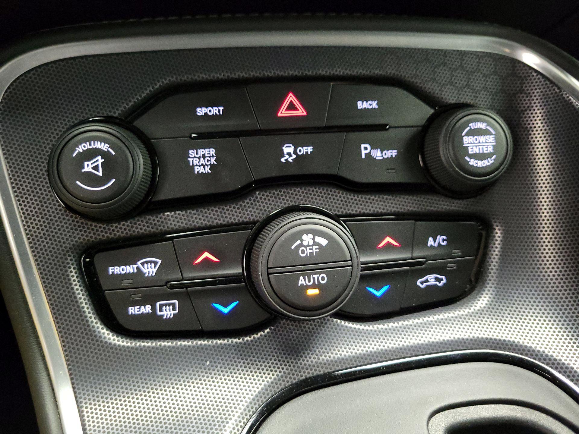 Thumbnail: 2015 Dodge Challenger - 18