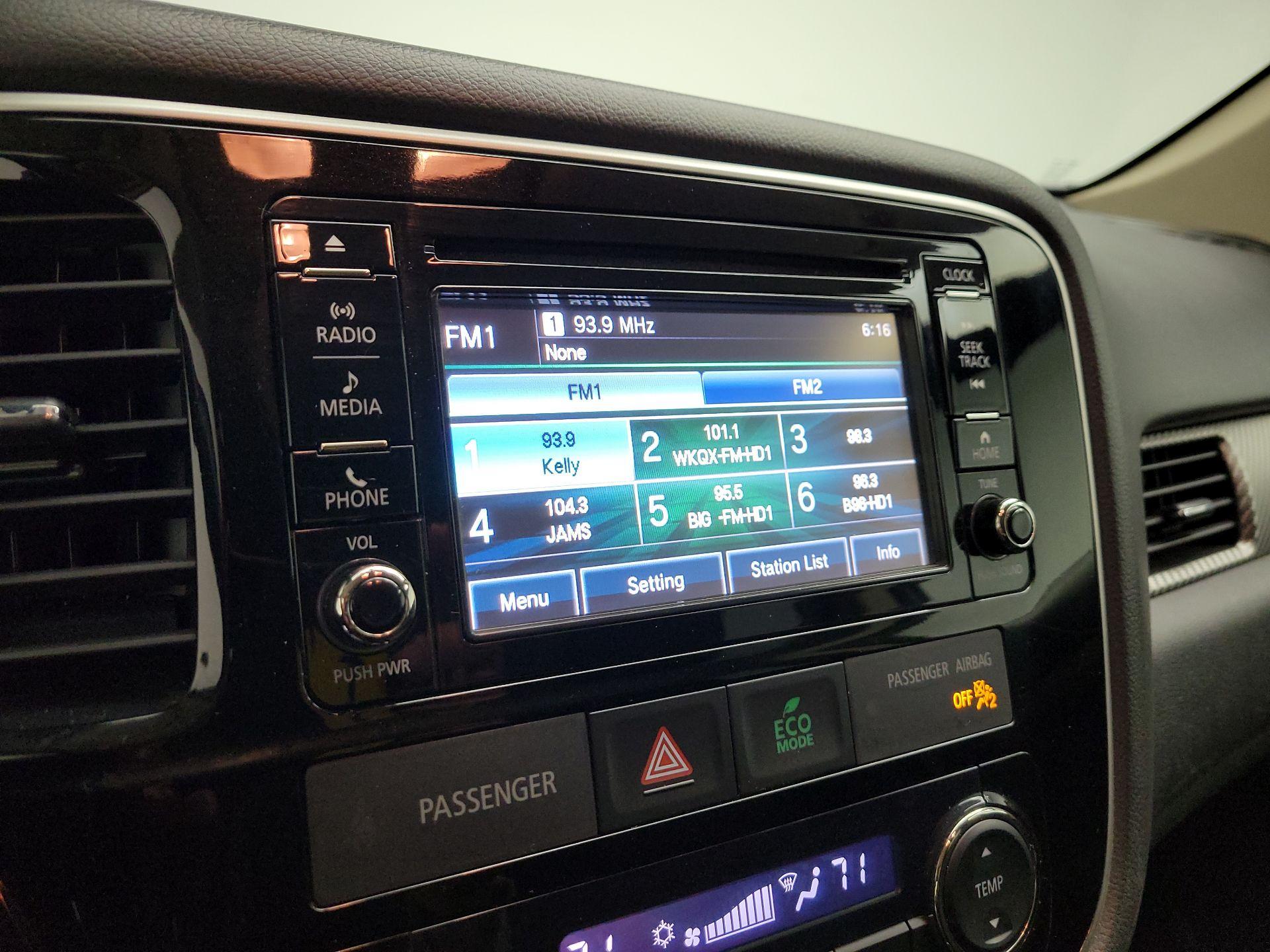 Thumbnail: 2017 Mitsubishi Outlander - 13