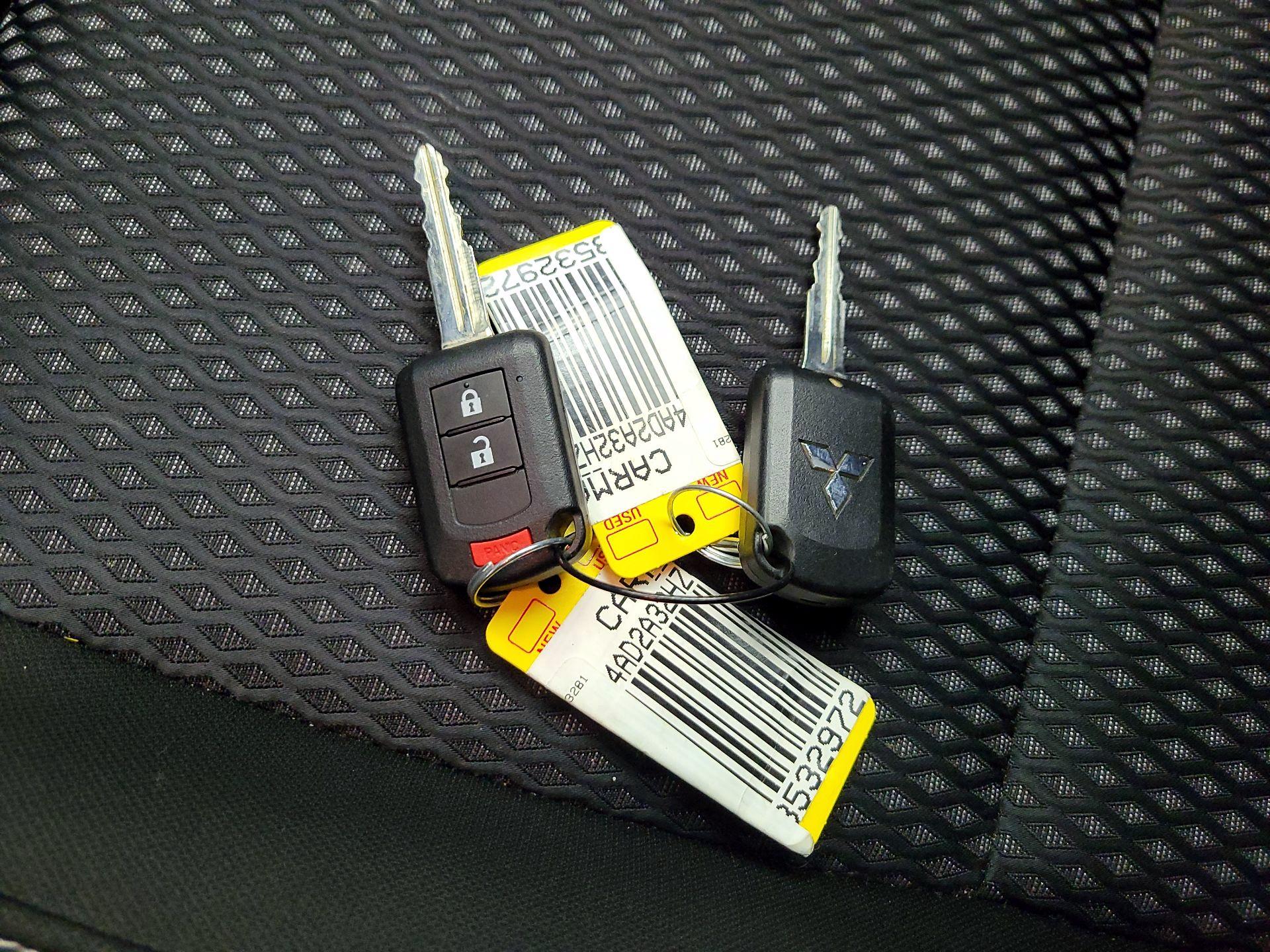 Thumbnail: 2017 Mitsubishi Outlander - 18