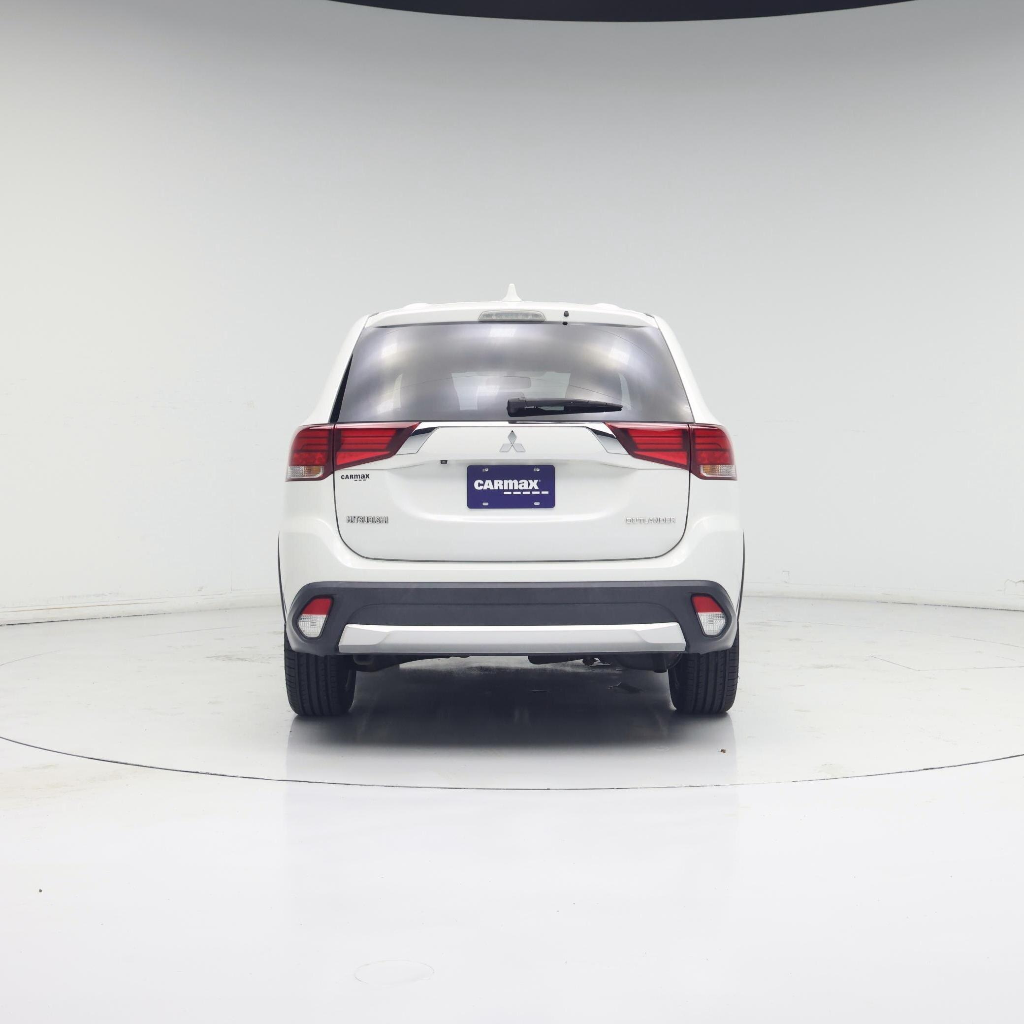 Thumbnail: 2017 Mitsubishi Outlander - 6