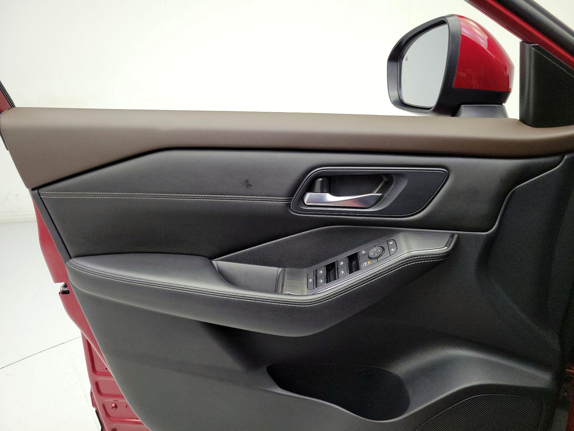 Thumbnail: 2022 Nissan Rogue - 12