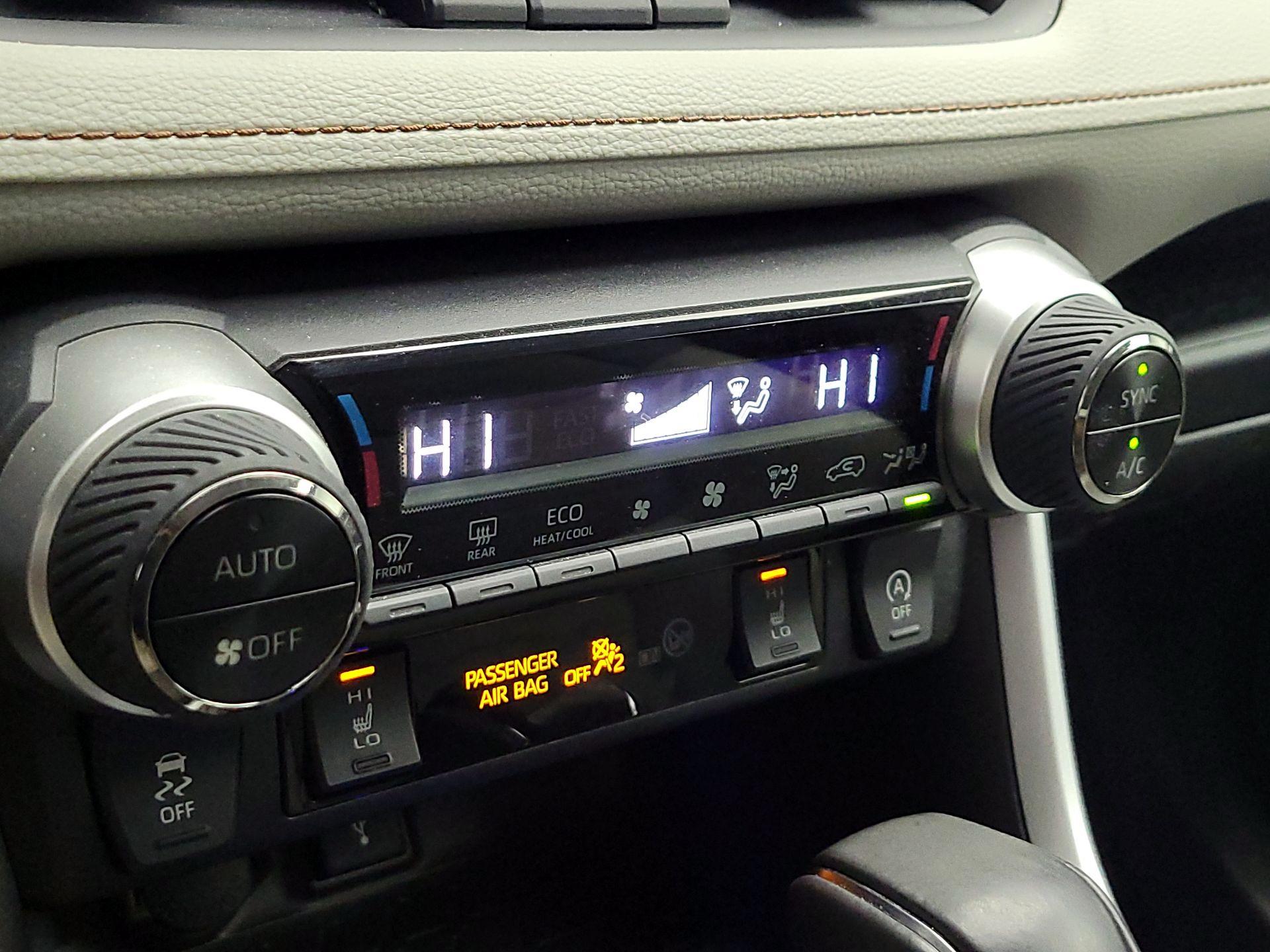 Thumbnail: 2022 Toyota RAV4 - 16