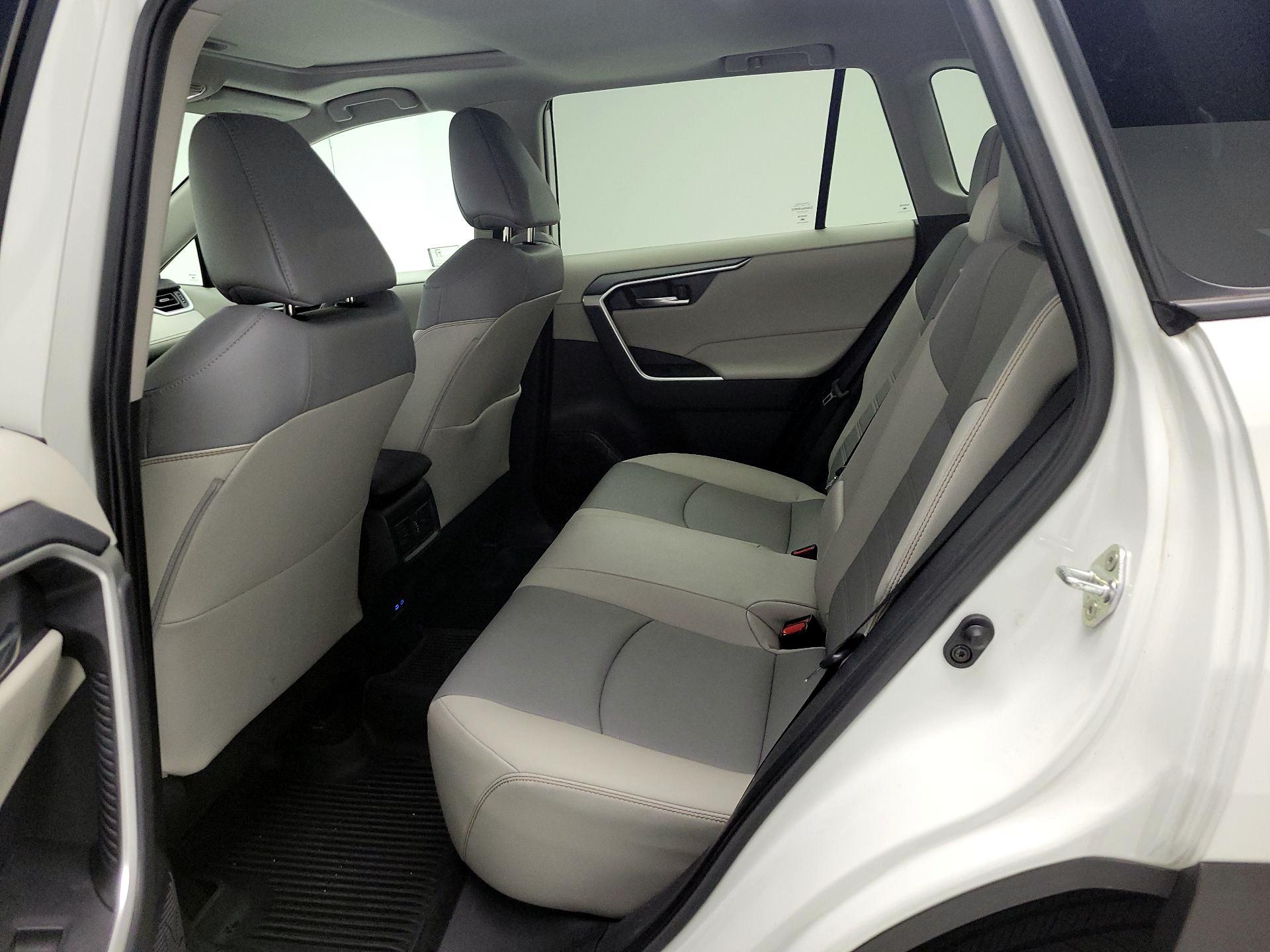 Thumbnail: 2022 Toyota RAV4 - 19