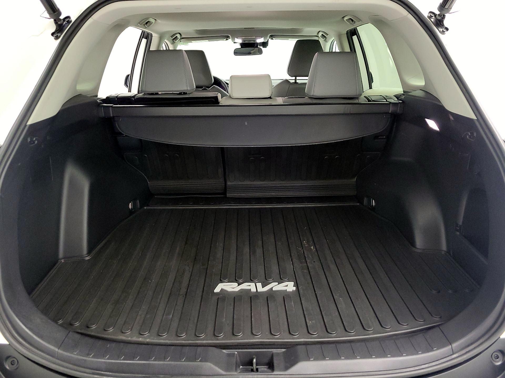 Thumbnail: 2022 Toyota RAV4 - 20