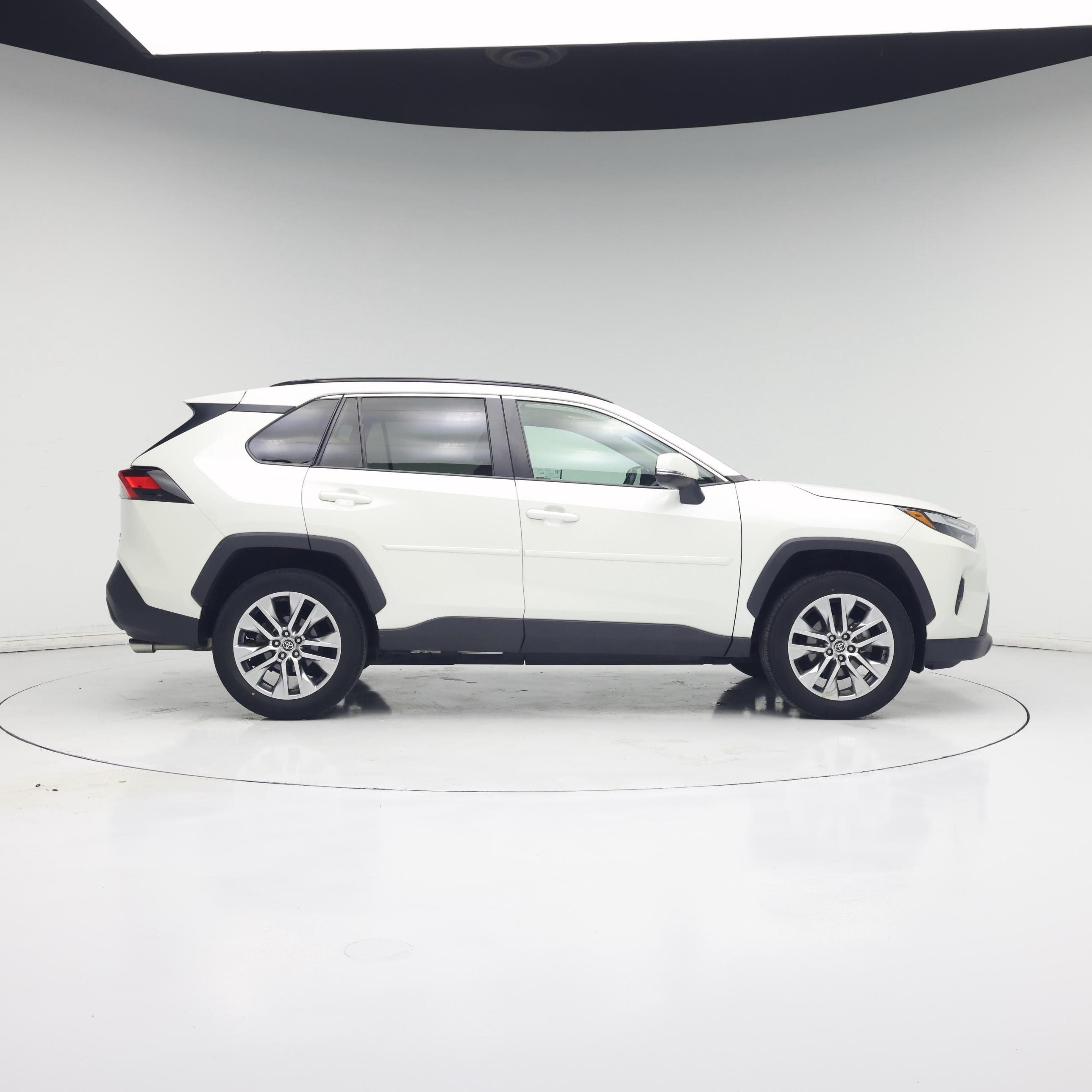 Thumbnail: 2022 Toyota RAV4 - 7