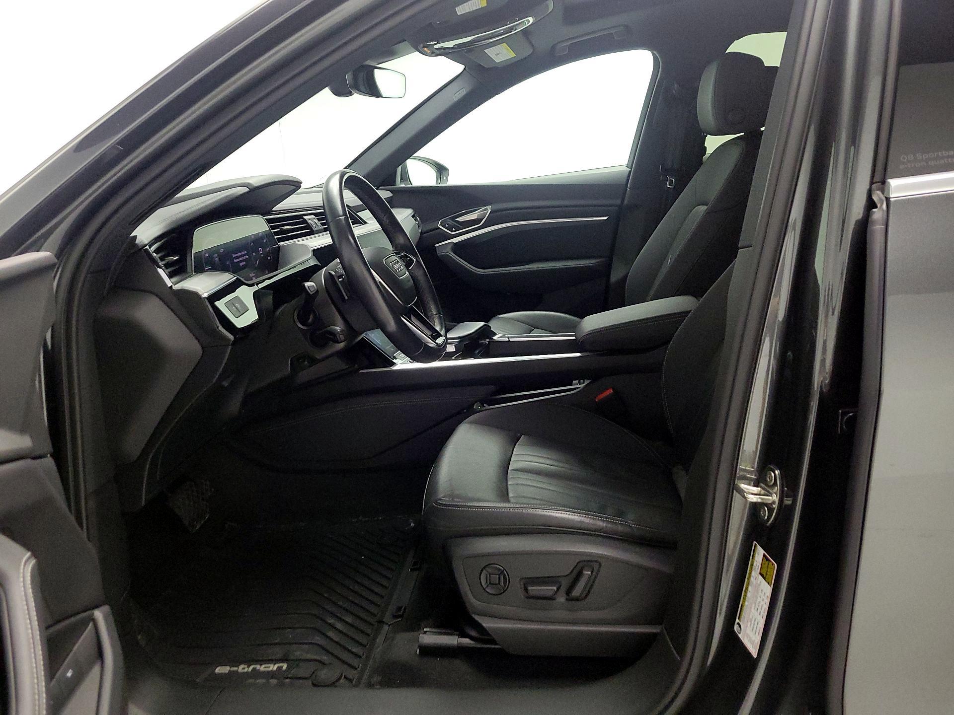 Thumbnail: 2024 Audi Q8 e-tron - 11