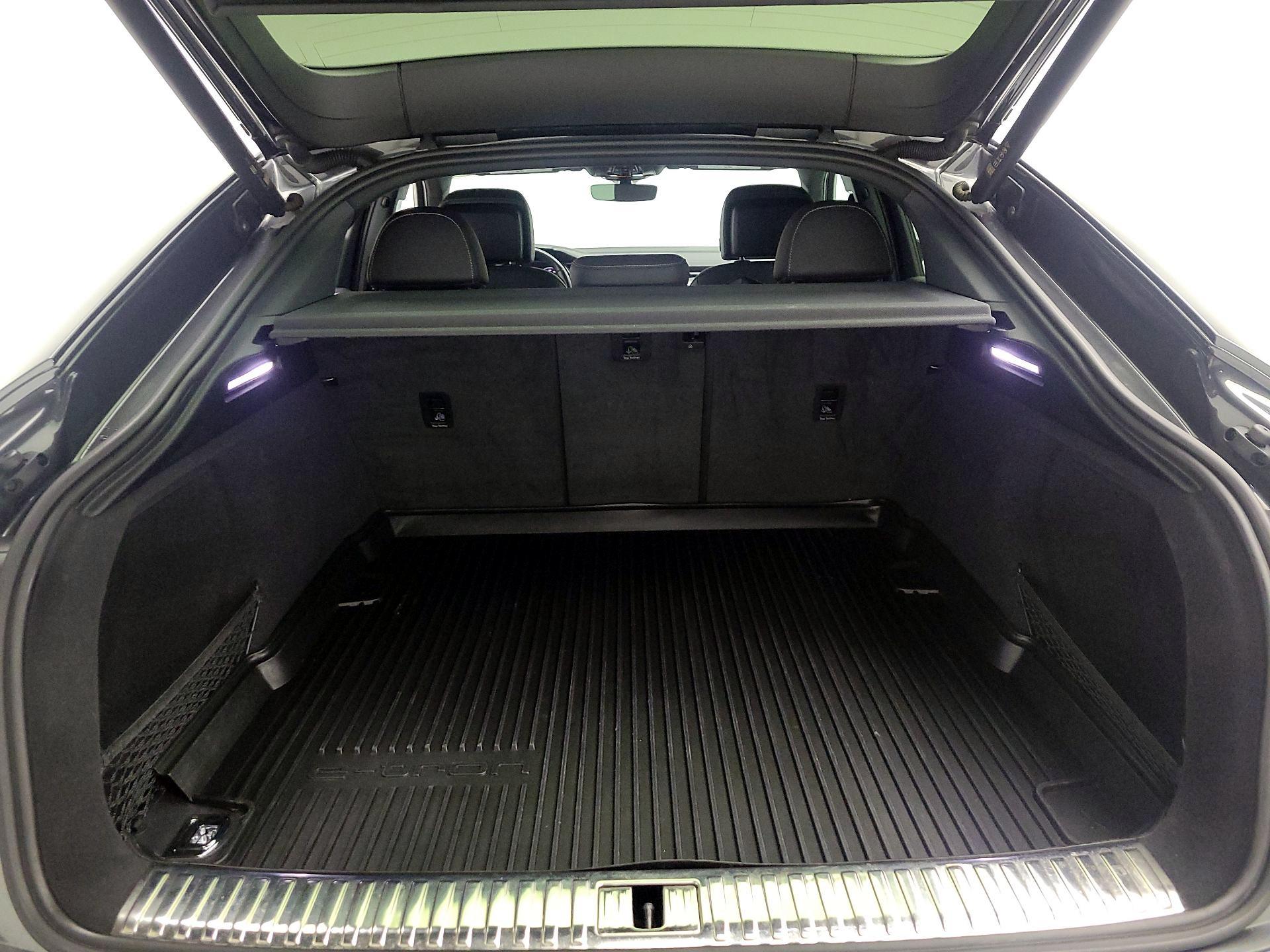 Thumbnail: 2024 Audi Q8 e-tron - 19