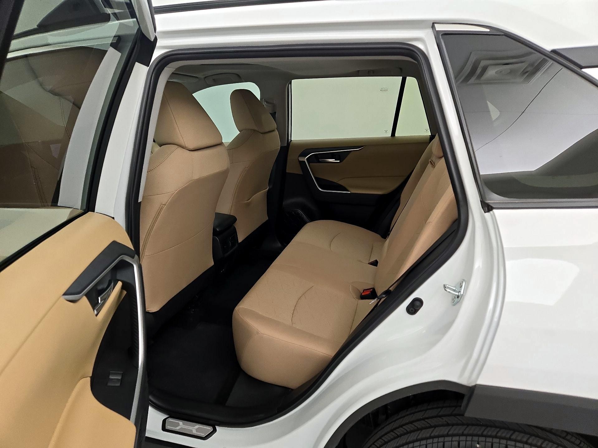 Thumbnail: 2025 Toyota RAV4 - 20